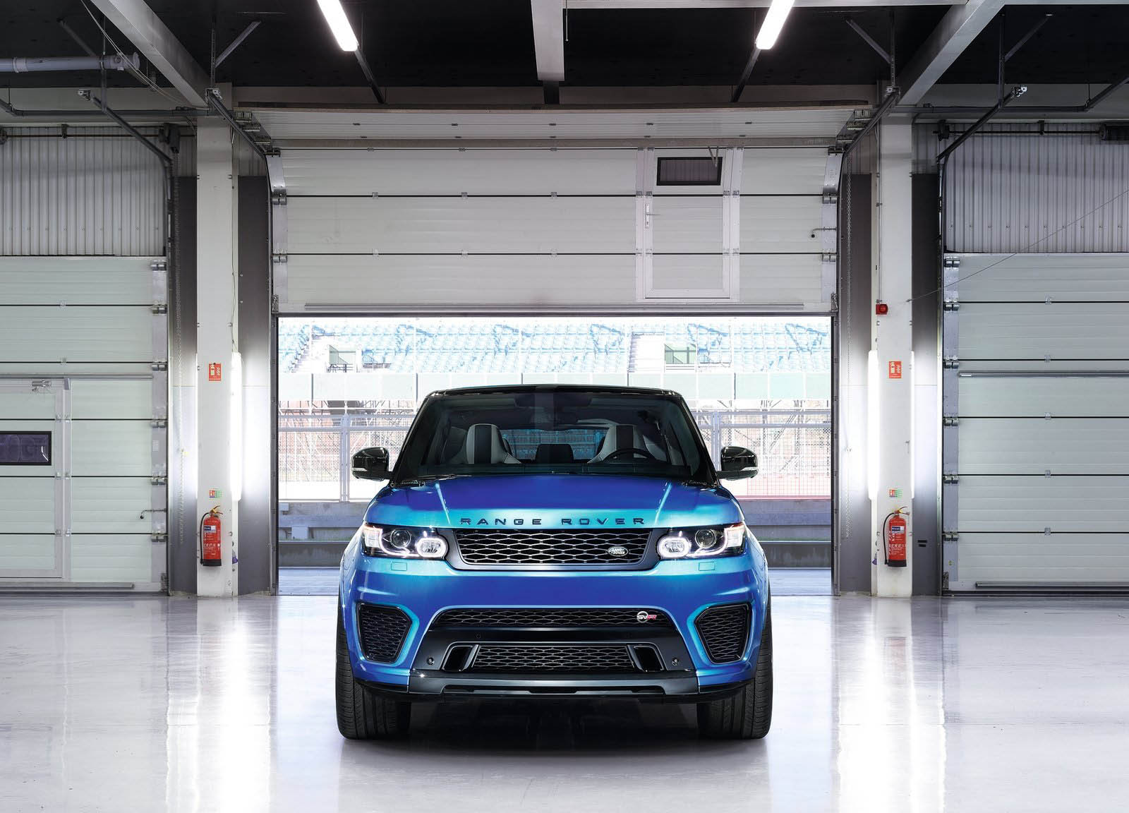Land_Rover-Range_Rover_Sport_SVR-2015-1600-75 Land Rover Could Be Preparing A Stripped-Out Range Rover Sport SVR