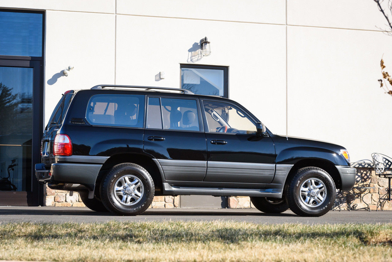 Lexus-LX470-02 This ‘New’ Lexus LX 470 Was Stolen In 2001; Now It’s Being Sold For $140k With 1k Miles