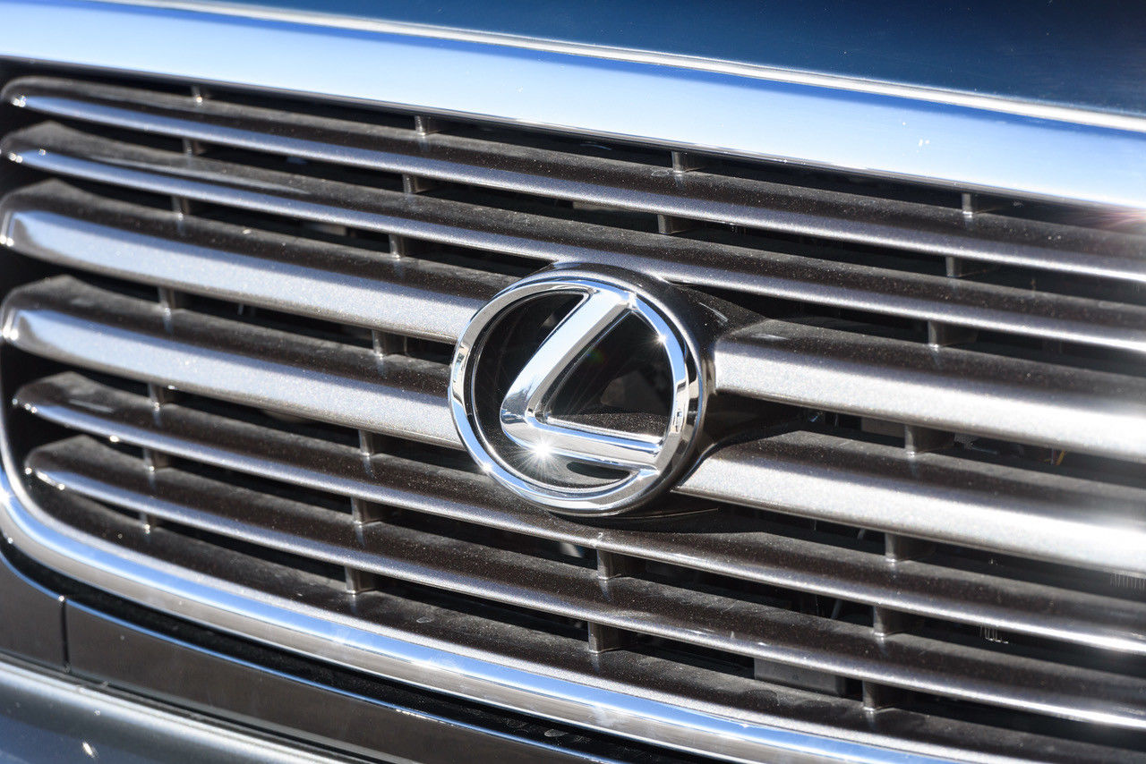 Lexus-LX470-06 This ‘New’ Lexus LX 470 Was Stolen In 2001; Now It’s Being Sold For $140k With 1k Miles