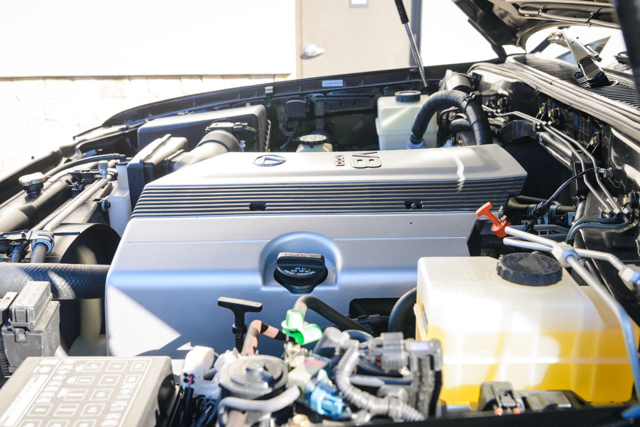 Lexus-LX470-22 This ‘New’ Lexus LX 470 Was Stolen In 2001; Now It’s Being Sold For $140k With 1k Miles