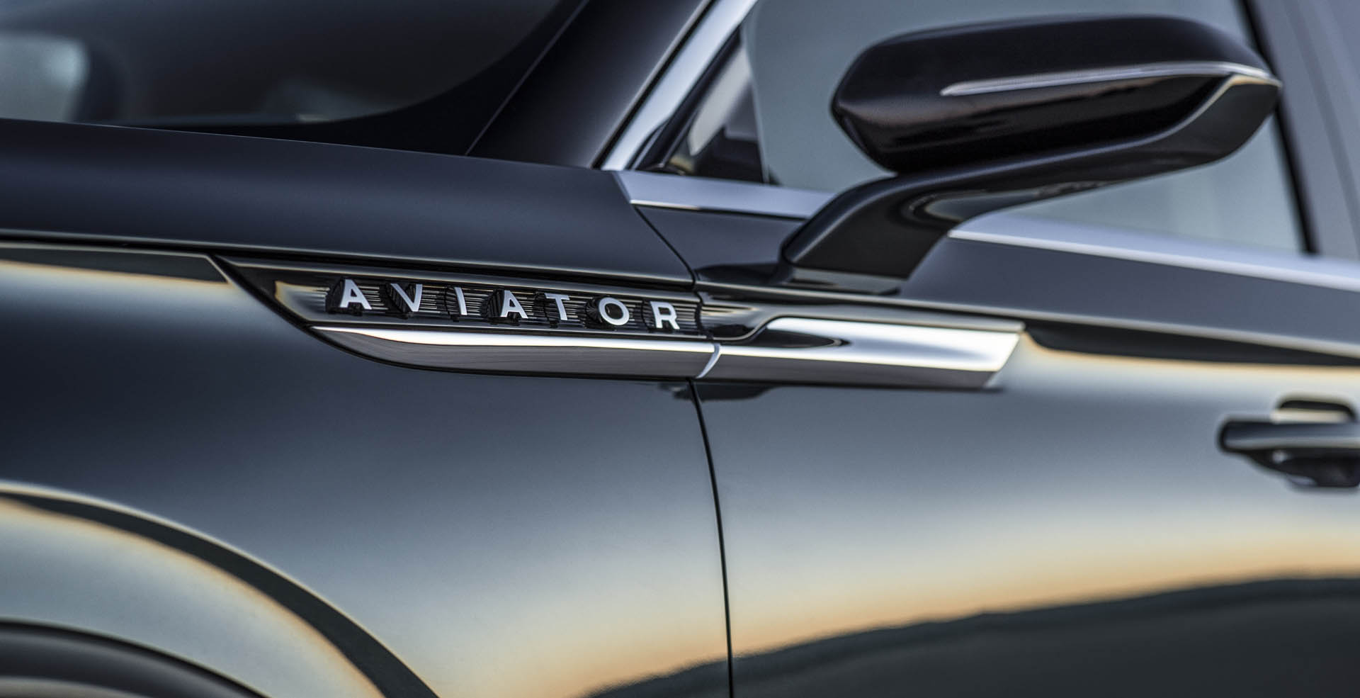Lincoln Aviator Lincoln Aviator Forecasts An Elegant Three-Row Plug-In Hybrid