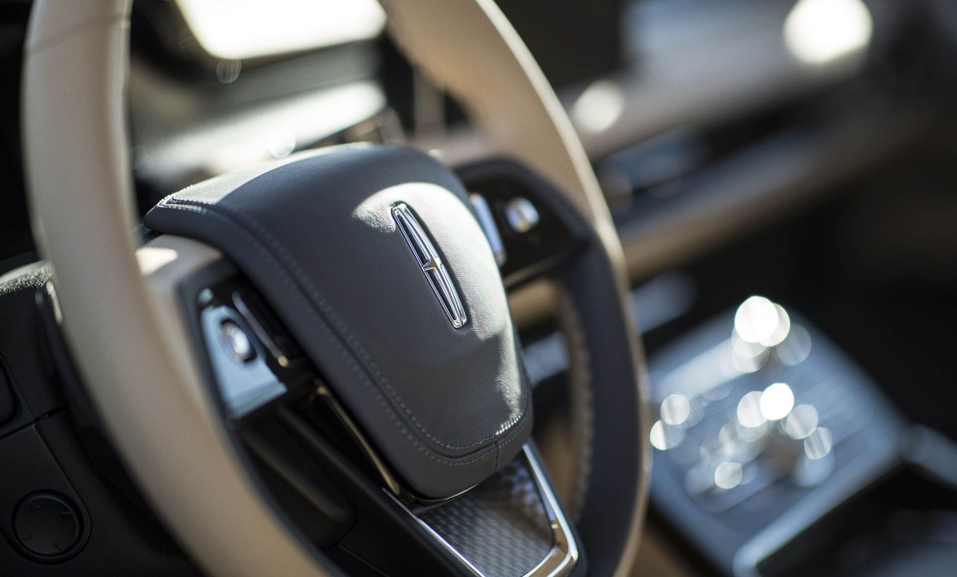 Lincoln Aviator Lincoln Aviator Forecasts An Elegant Three-Row Plug-In Hybrid