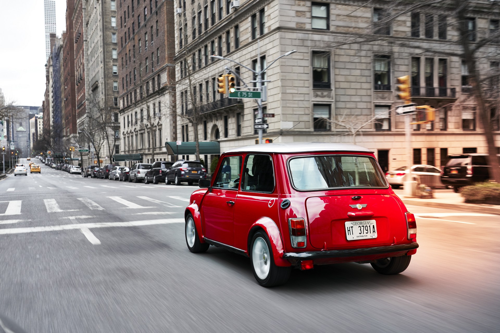 MINI-EV-14 MINI Goes Old School With A One-Off Electric Classic Cooper