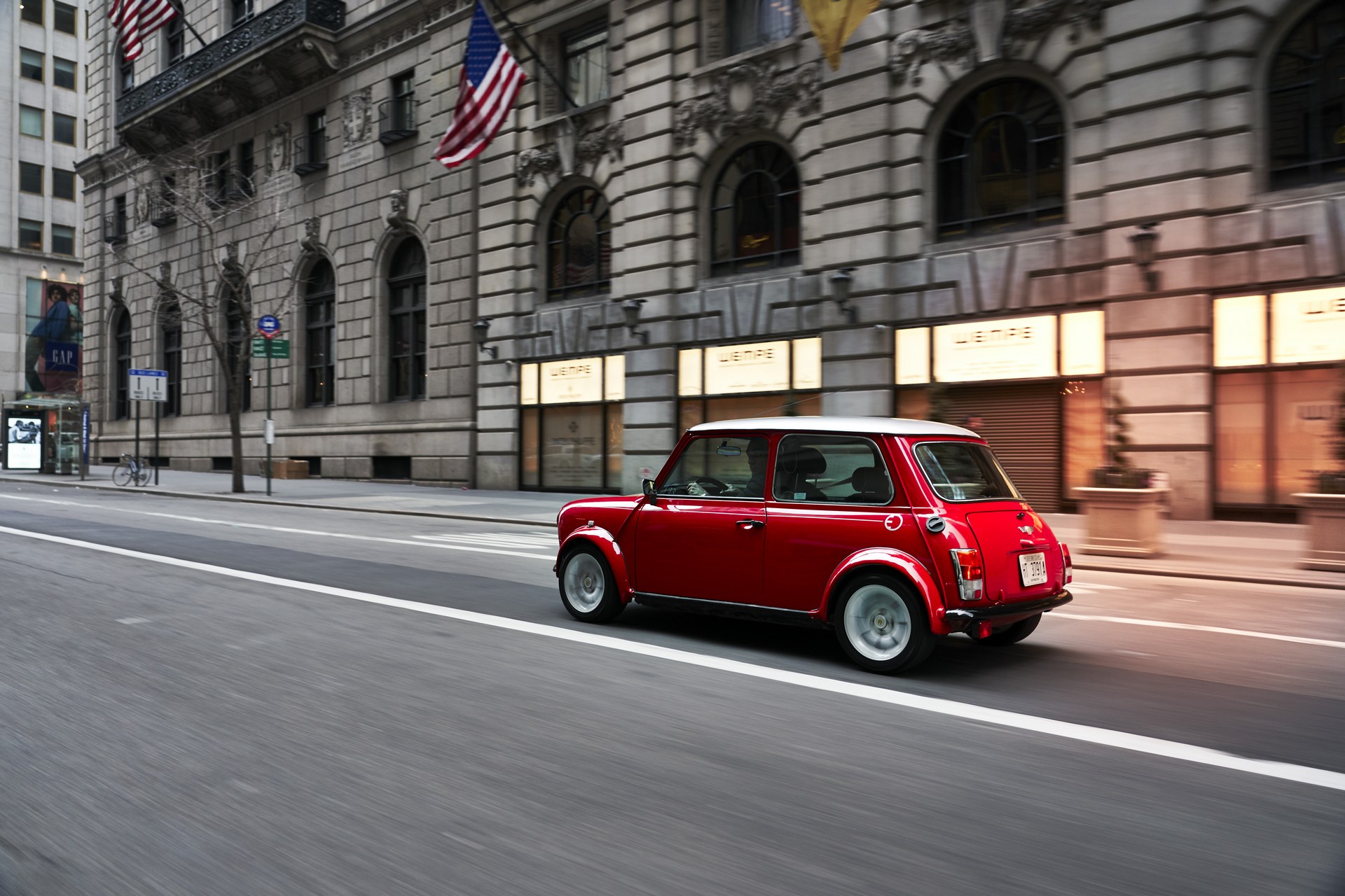 MINI-EV-16 MINI Goes Old School With A One-Off Electric Classic Cooper