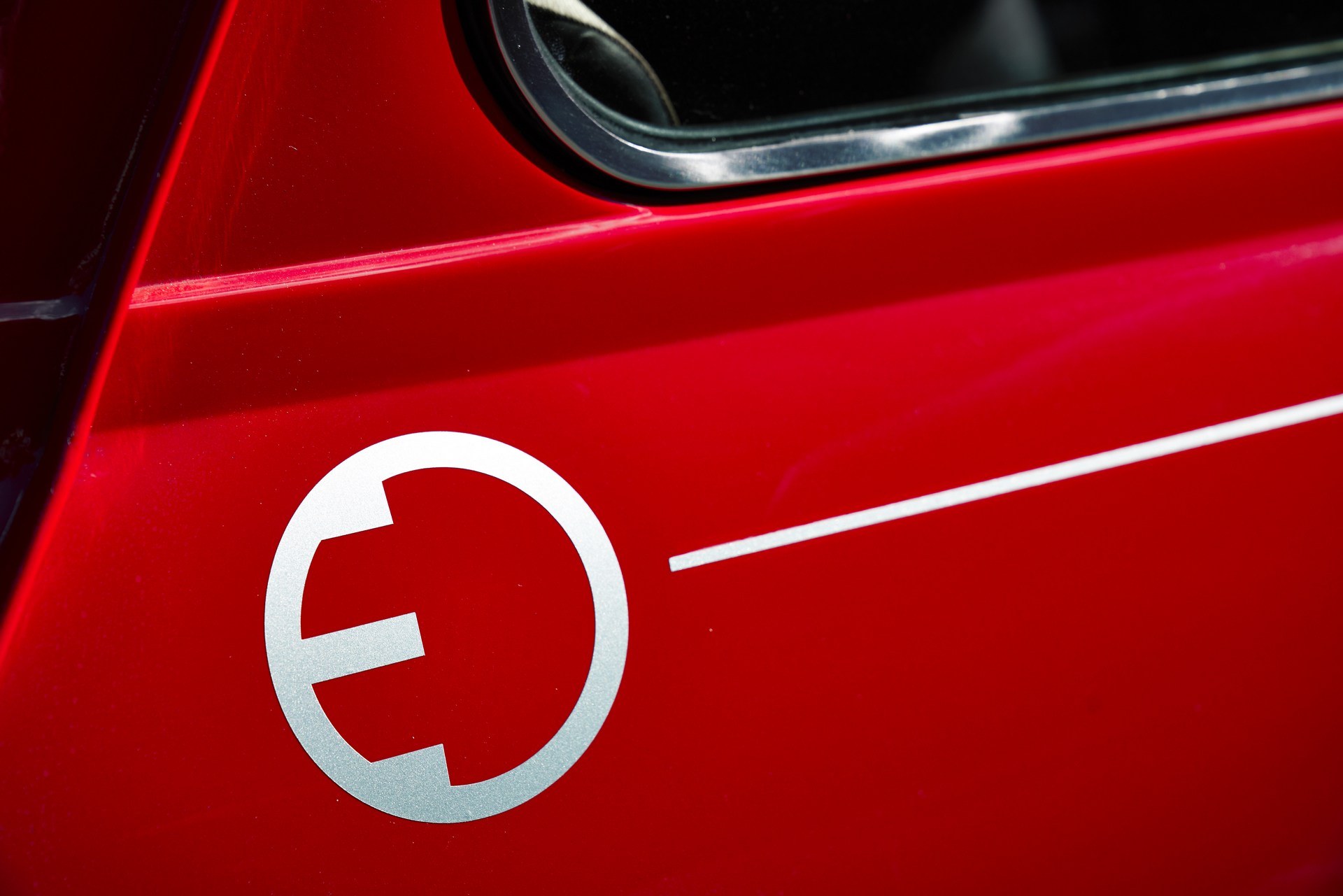 MINI-EV-21 MINI Goes Old School With A One-Off Electric Classic Cooper