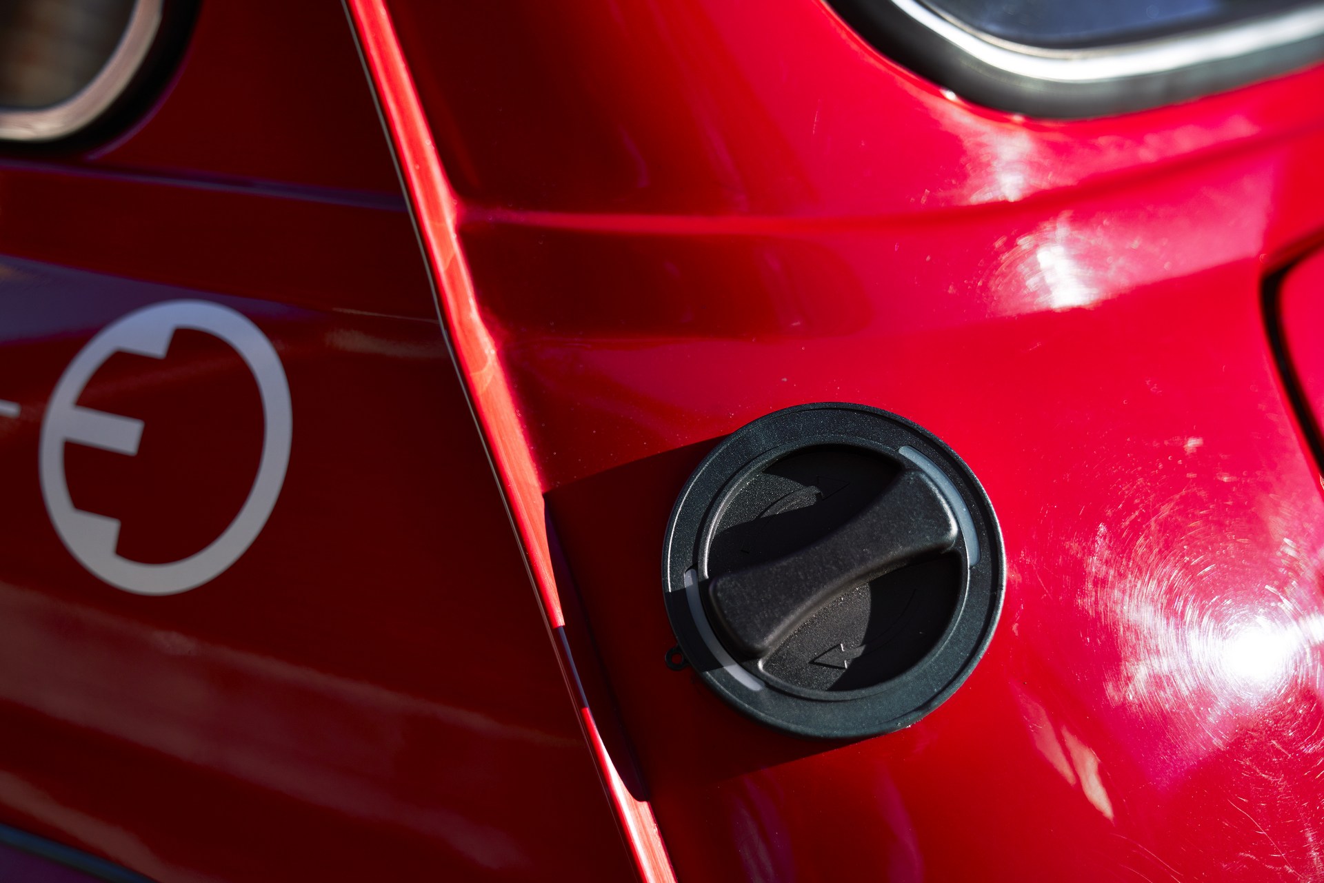 MINI-EV-26 MINI Goes Old School With A One-Off Electric Classic Cooper