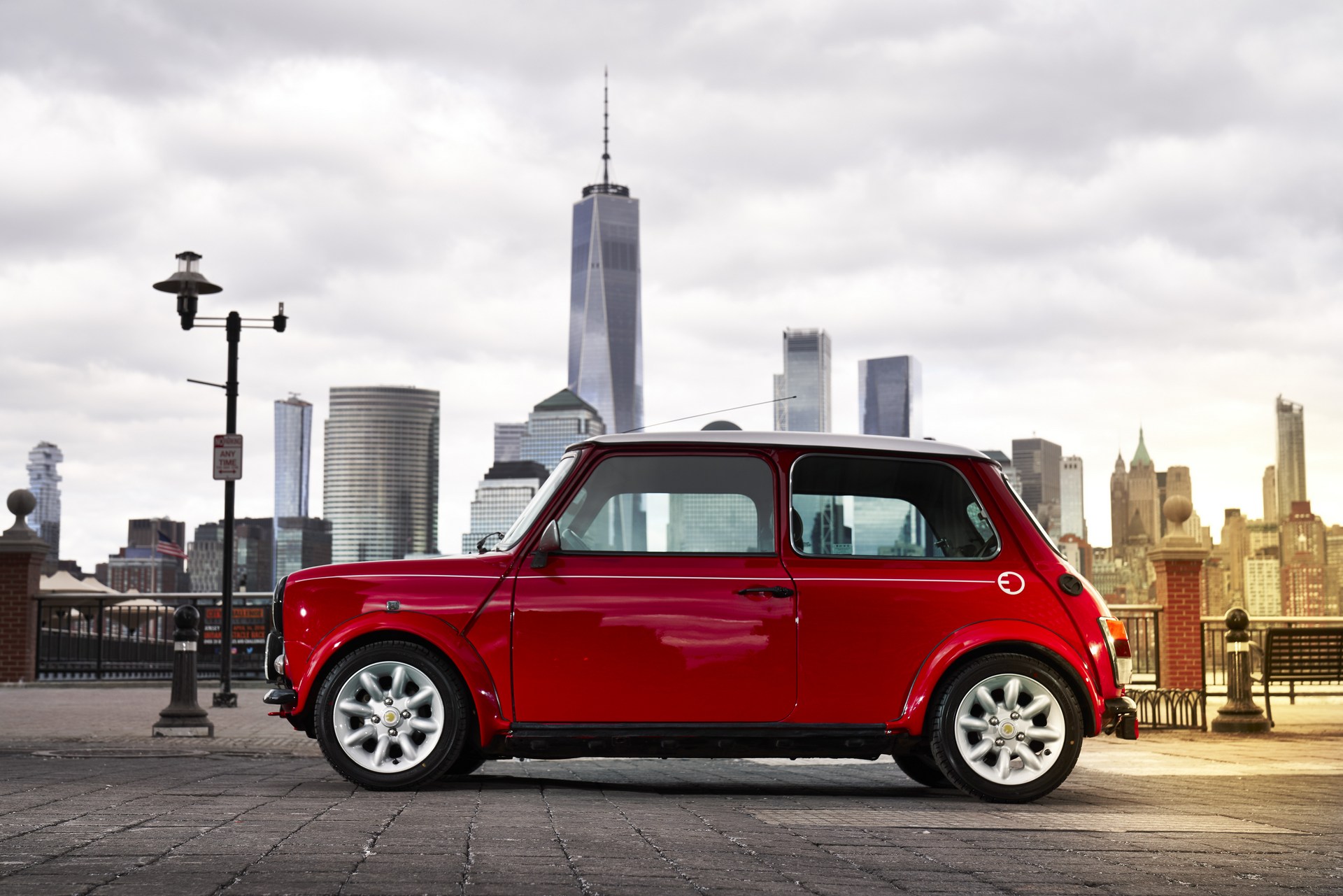 MINI-EV-5 MINI Goes Old School With A One-Off Electric Classic Cooper