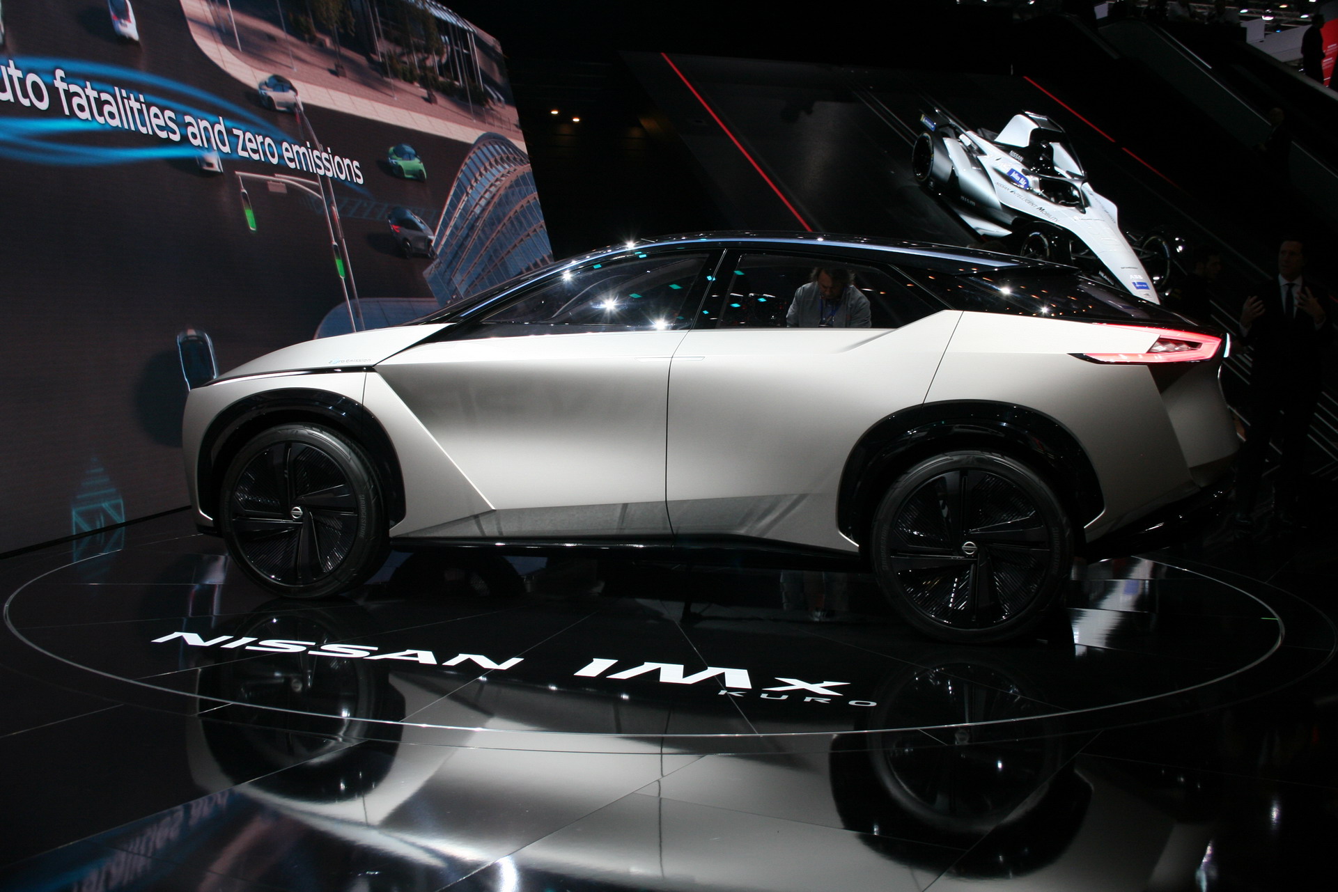 MIX-Kuro-Nissan-05 Nissan Debuts Spiffy IMx KURO Concept In Geneva