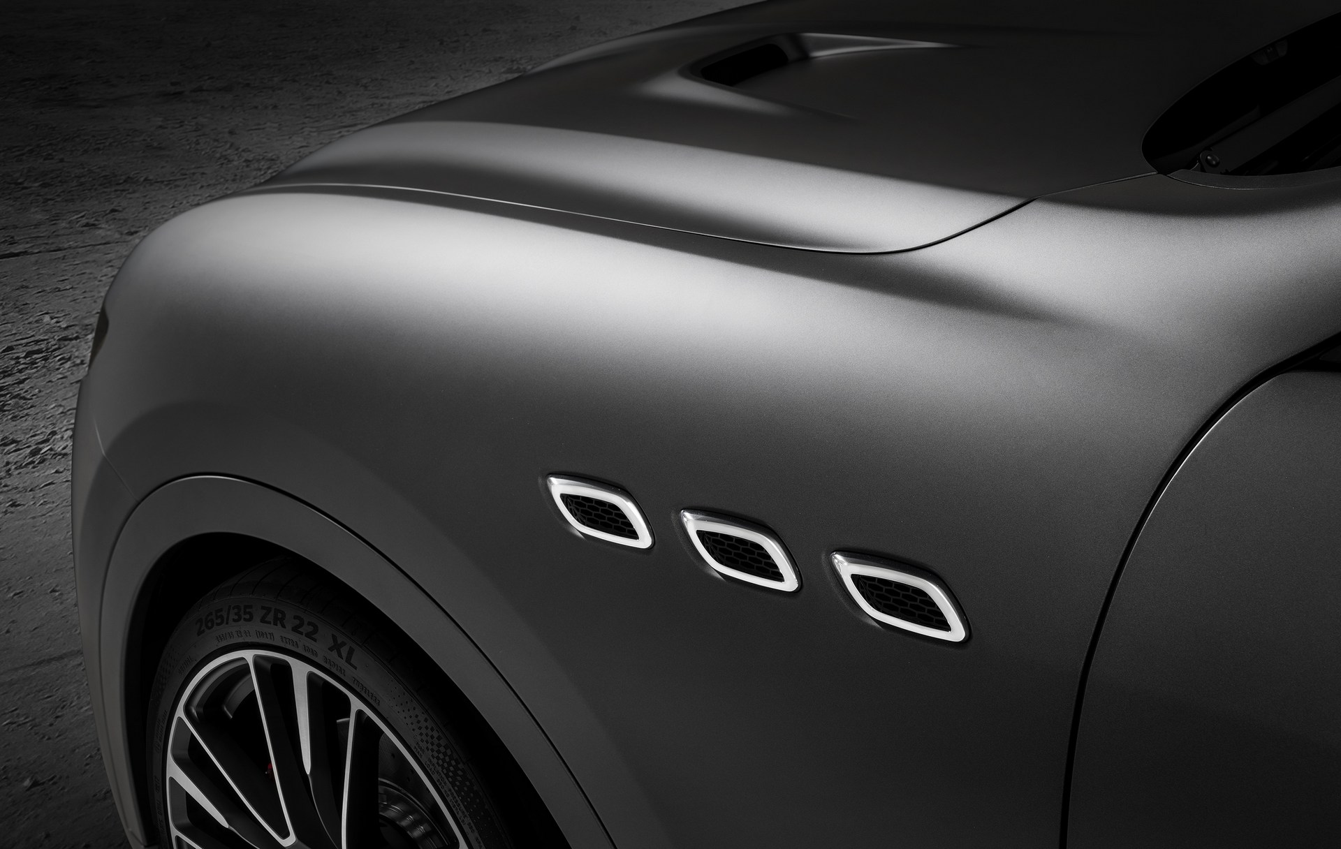 Maserati-Levante-Trofeo-19 Maserati Levante Trofeo Packs A Ferrari-Made V8 With 590 HP