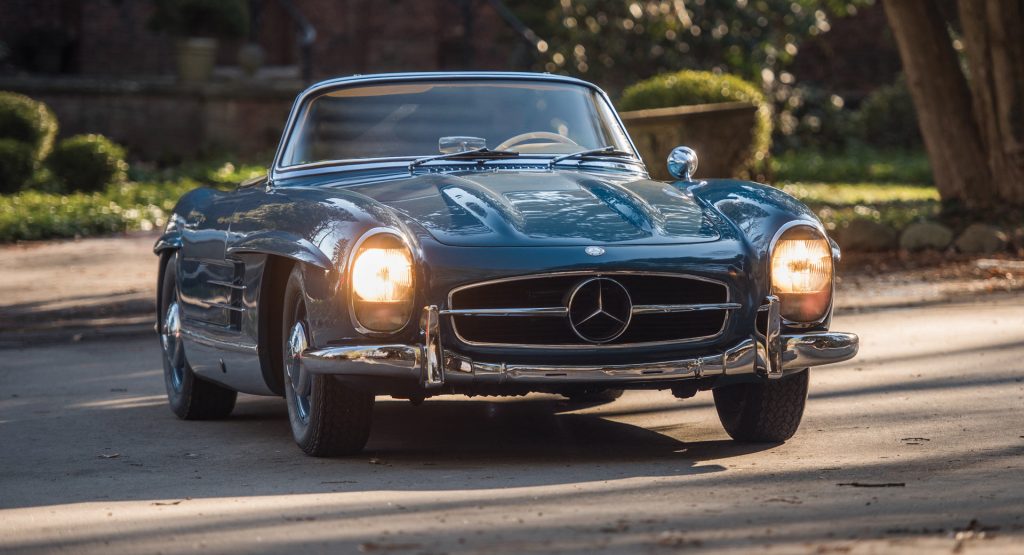 1962 Mercedes 300 SL Roadster Would Get Any Collector Excited