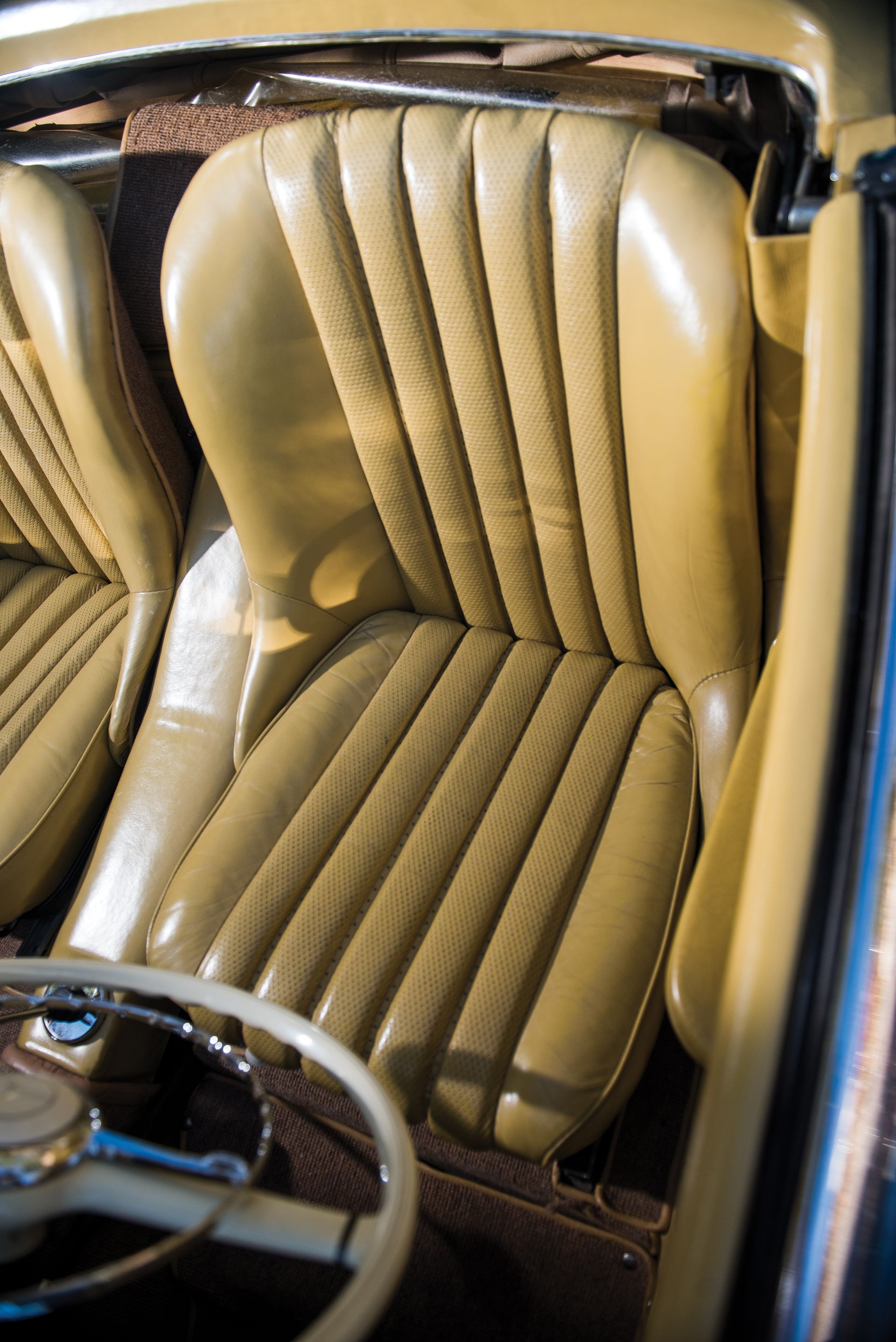 Mercedes-Benz-300-SL-Roadster-Auction-14 1962 Mercedes 300 SL Roadster Would Get Any Collector Excited