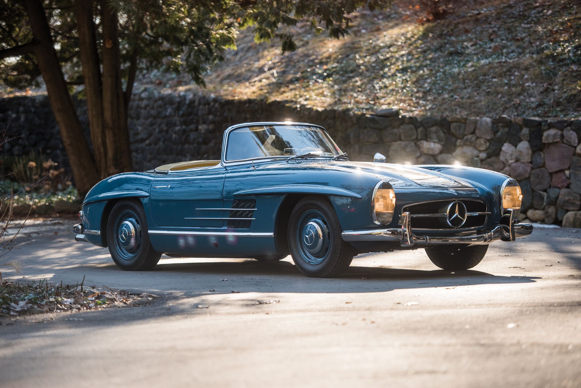 Mercedes-Benz-300-SL-Roadster-Auction-17 1962 Mercedes 300 SL Roadster Would Get Any Collector Excited