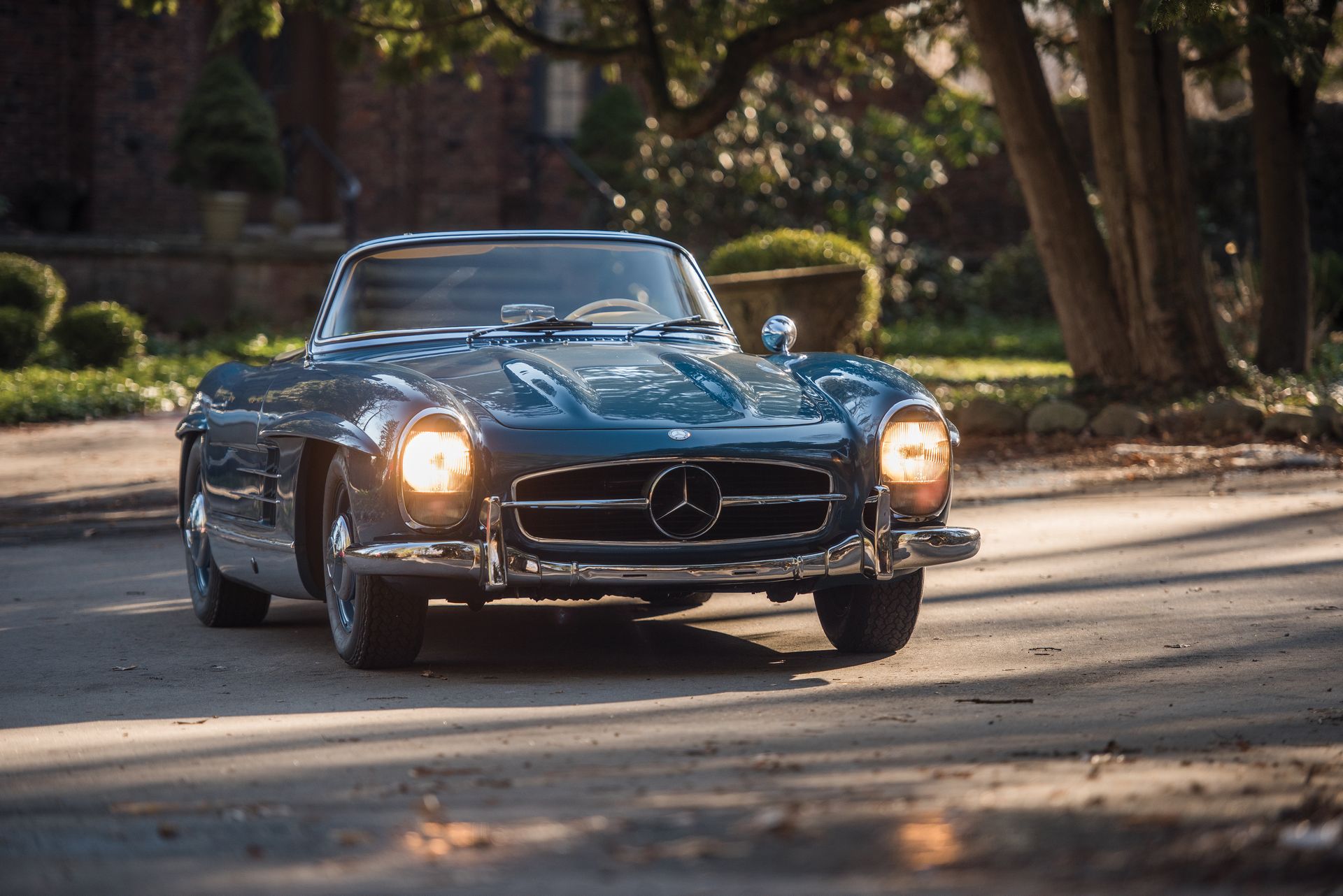 Mercedes-Benz-300-SL-Roadster-Auction-19 1962 Mercedes 300 SL Roadster Would Get Any Collector Excited