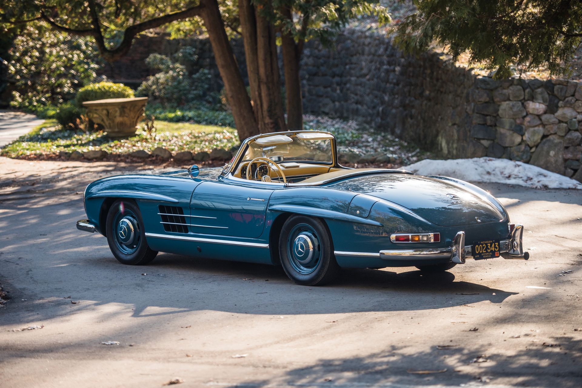 Mercedes-Benz-300-SL-Roadster-Auction-2 1962 Mercedes 300 SL Roadster Would Get Any Collector Excited