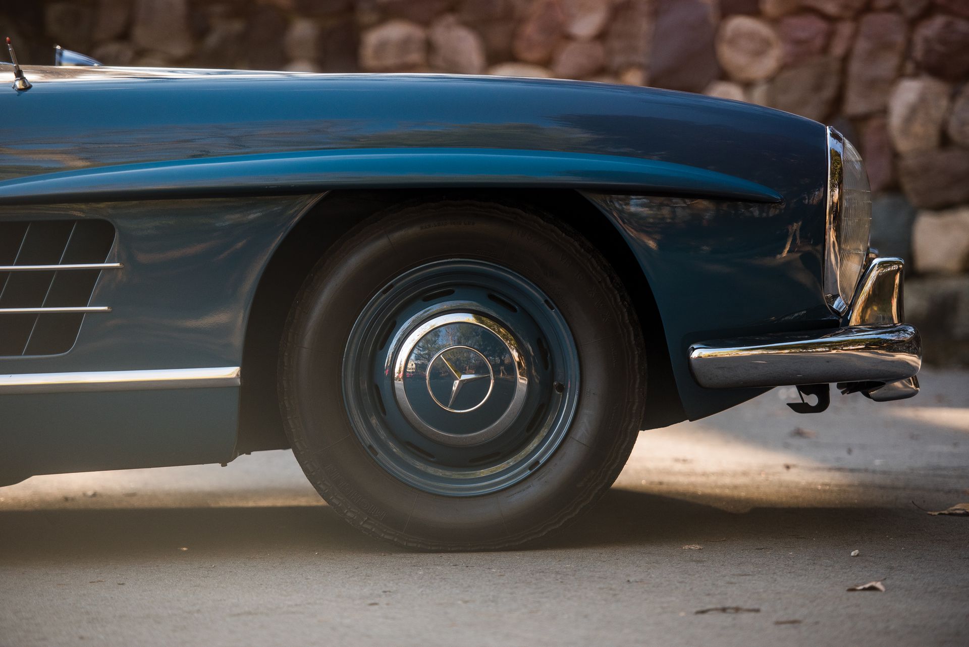 Mercedes-Benz-300-SL-Roadster-Auction-8 1962 Mercedes 300 SL Roadster Would Get Any Collector Excited