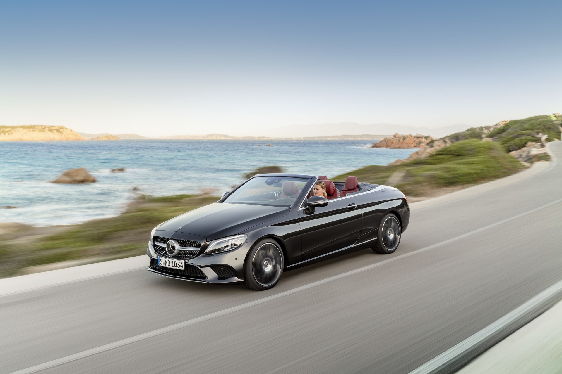 Mercedes-C-Class-Coupe-Cabrio-34 Facelifted Mercedes C-Class Coupe And Convertible Revealed With New Tech And More Power