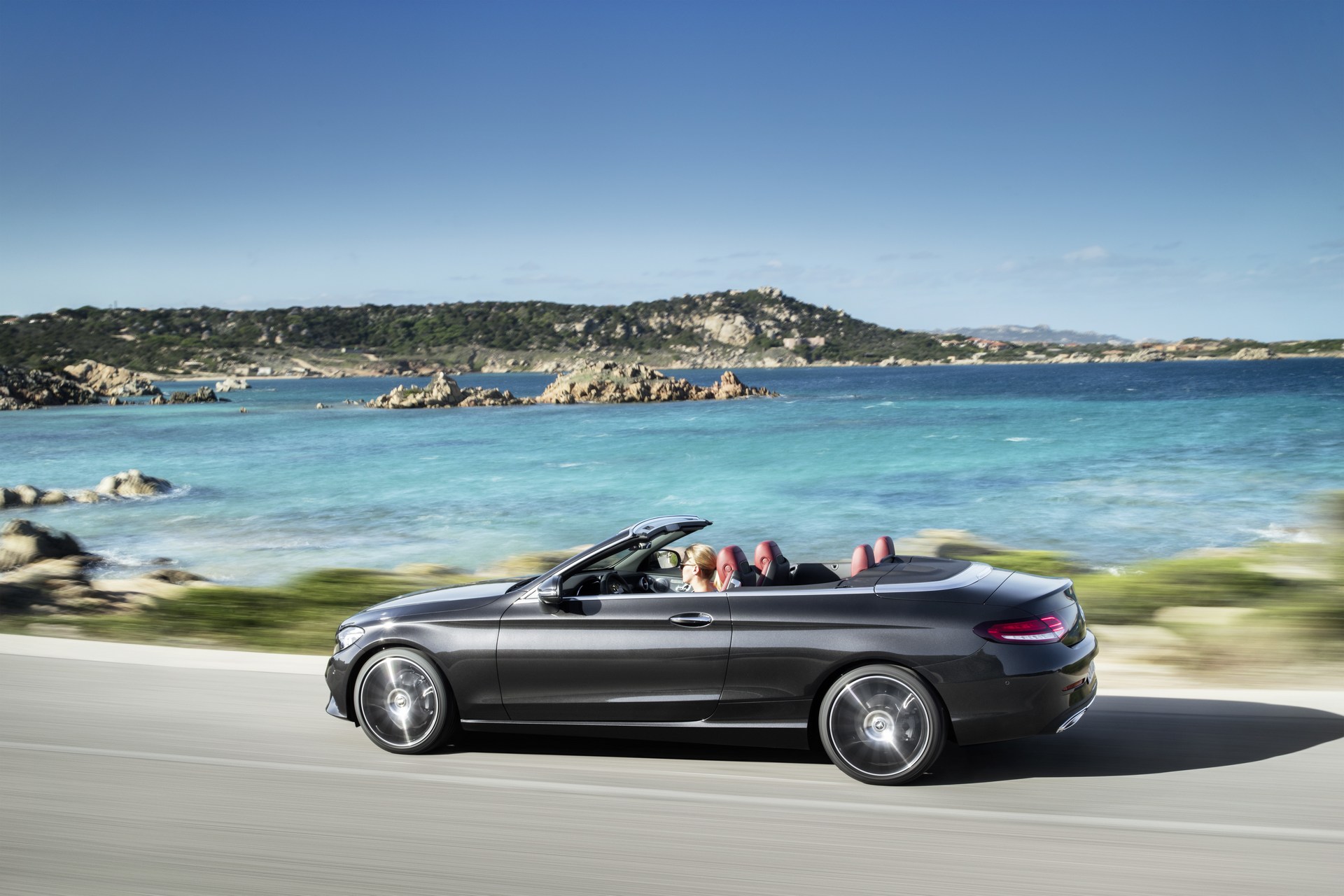 Mercedes-C-Class-Coupe-Cabrio-37 Facelifted Mercedes C-Class Coupe And Convertible Revealed With New Tech And More Power