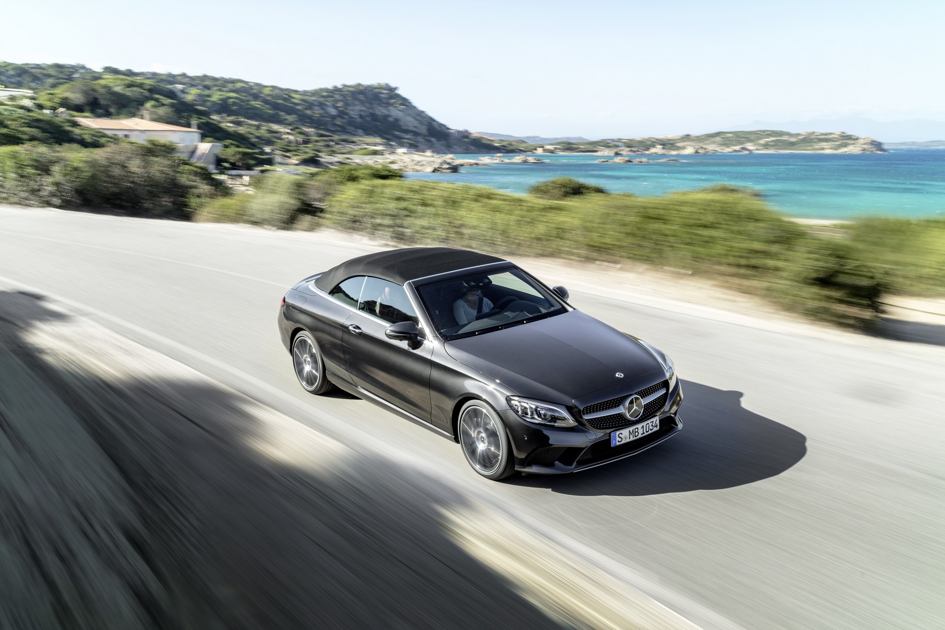Mercedes-C-Class-Coupe-Cabrio-38 Facelifted Mercedes C-Class Coupe And Convertible Revealed With New Tech And More Power