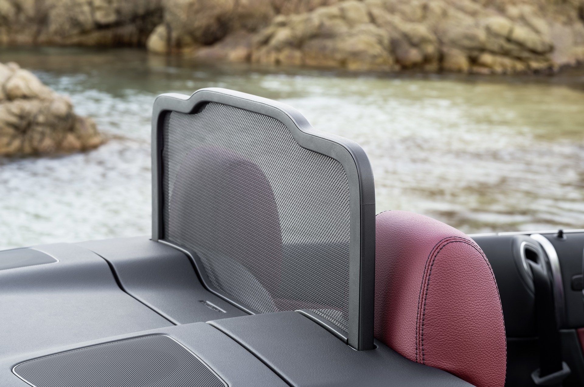 Mercedes-C-Class-Coupe-Cabrio-63 Facelifted Mercedes C-Class Coupe And Convertible Revealed With New Tech And More Power