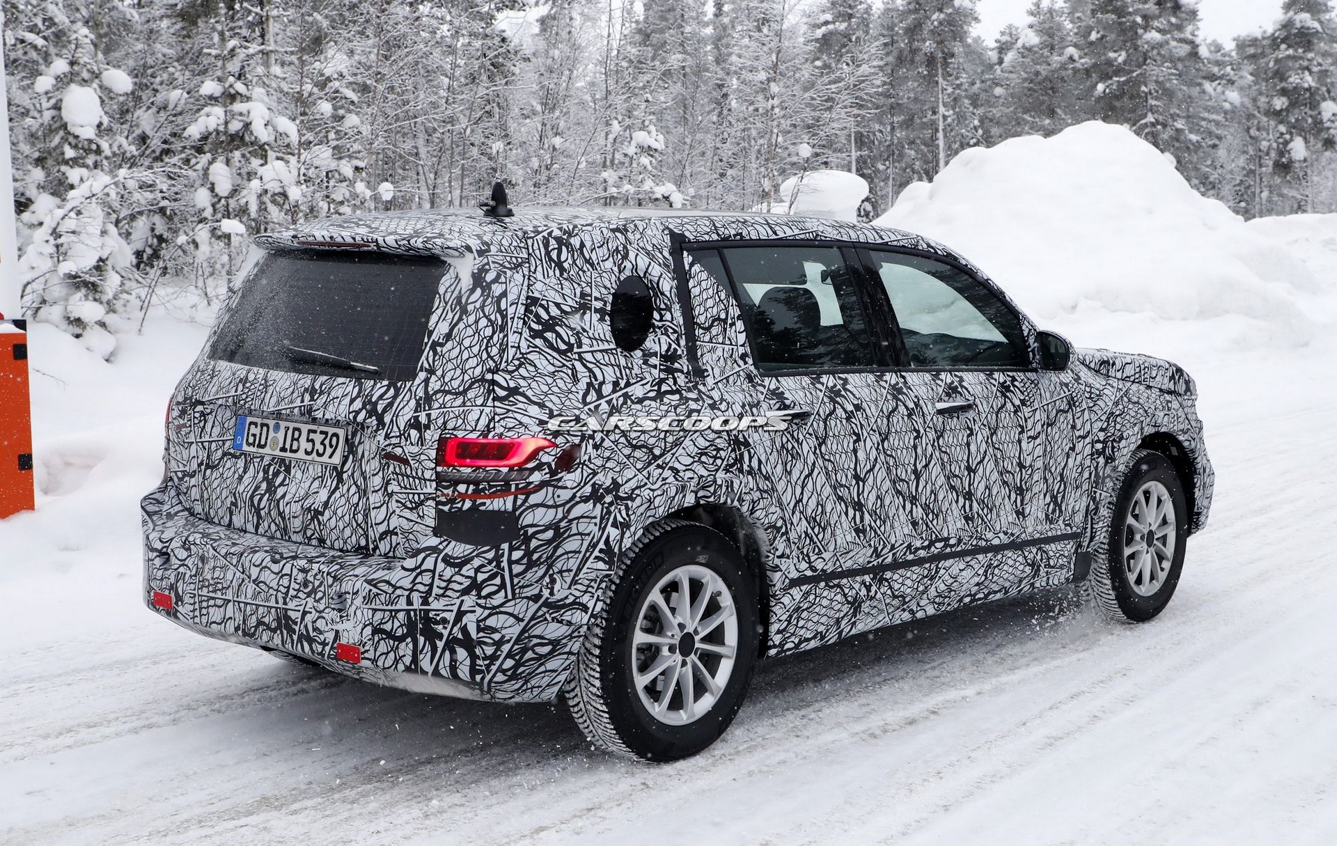 Mercedes-GLB-11 Mercedes Sales Boss Announces A Seven-Seat Compact Model