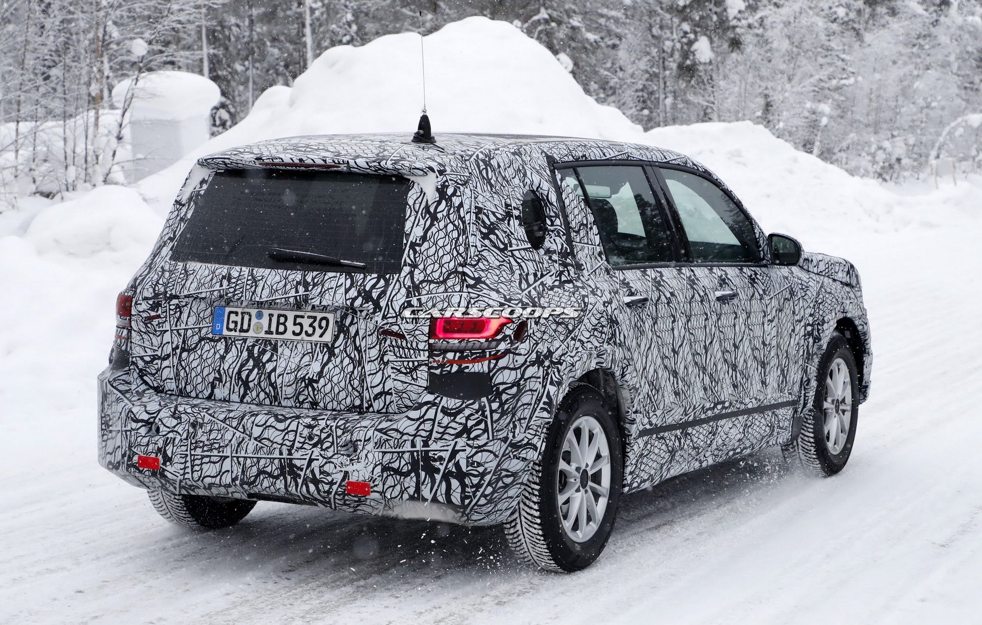 Mercedes-GLB-13 Mercedes Sales Boss Announces A Seven-Seat Compact Model