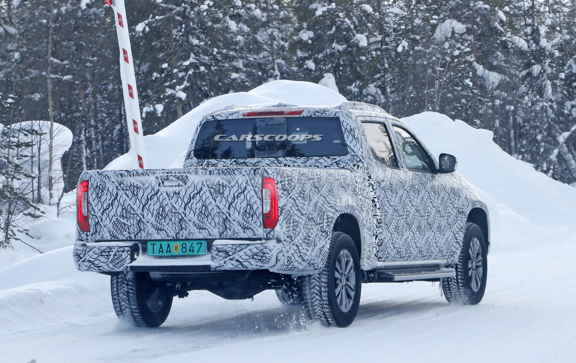 Mercedes-X-Class-14 Mercedes X-Class Spied With A Longer Rear Bed