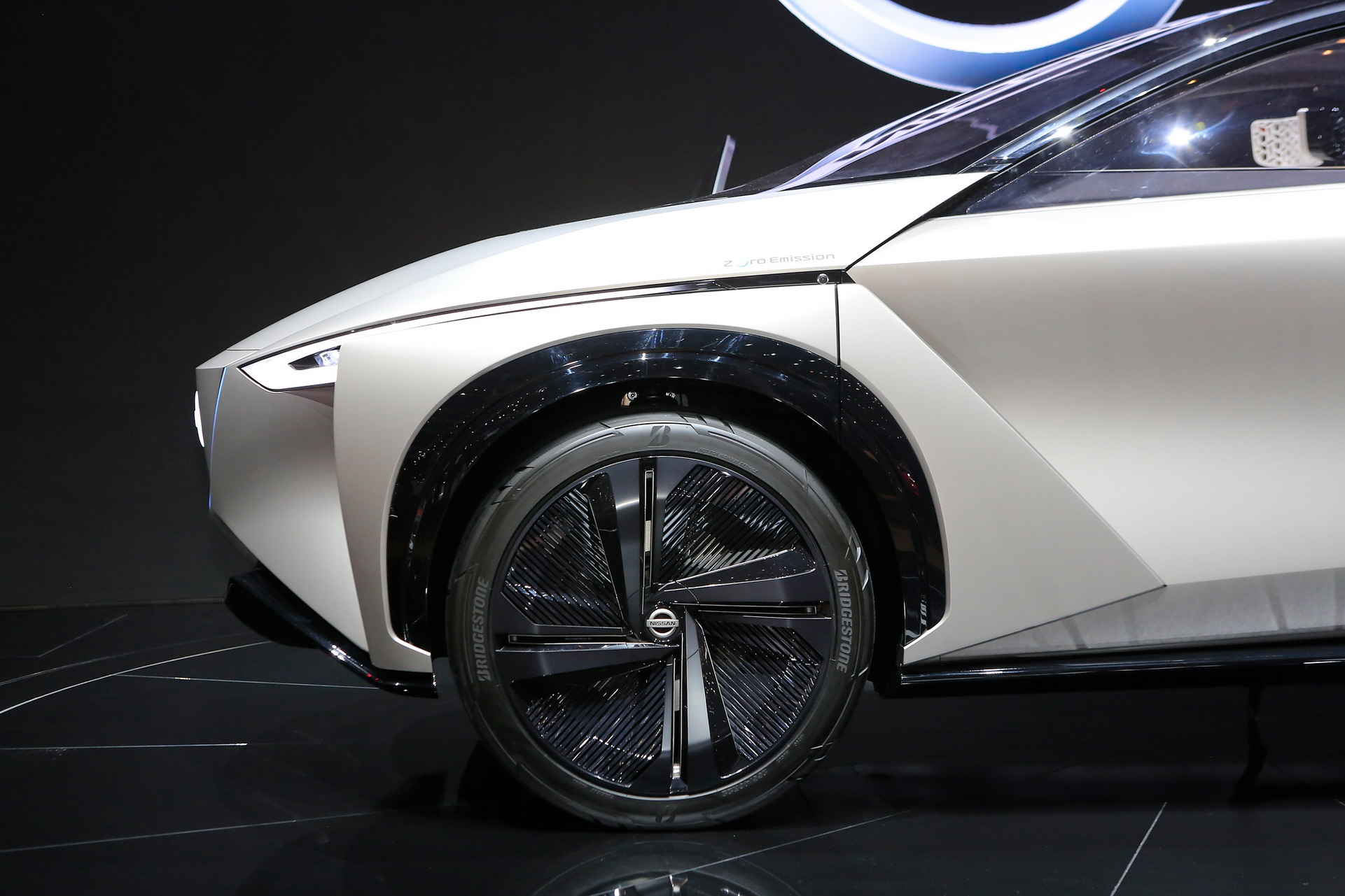 Nissan-IMX-Kuro-173 Nissan Debuts Spiffy IMx KURO Concept In Geneva