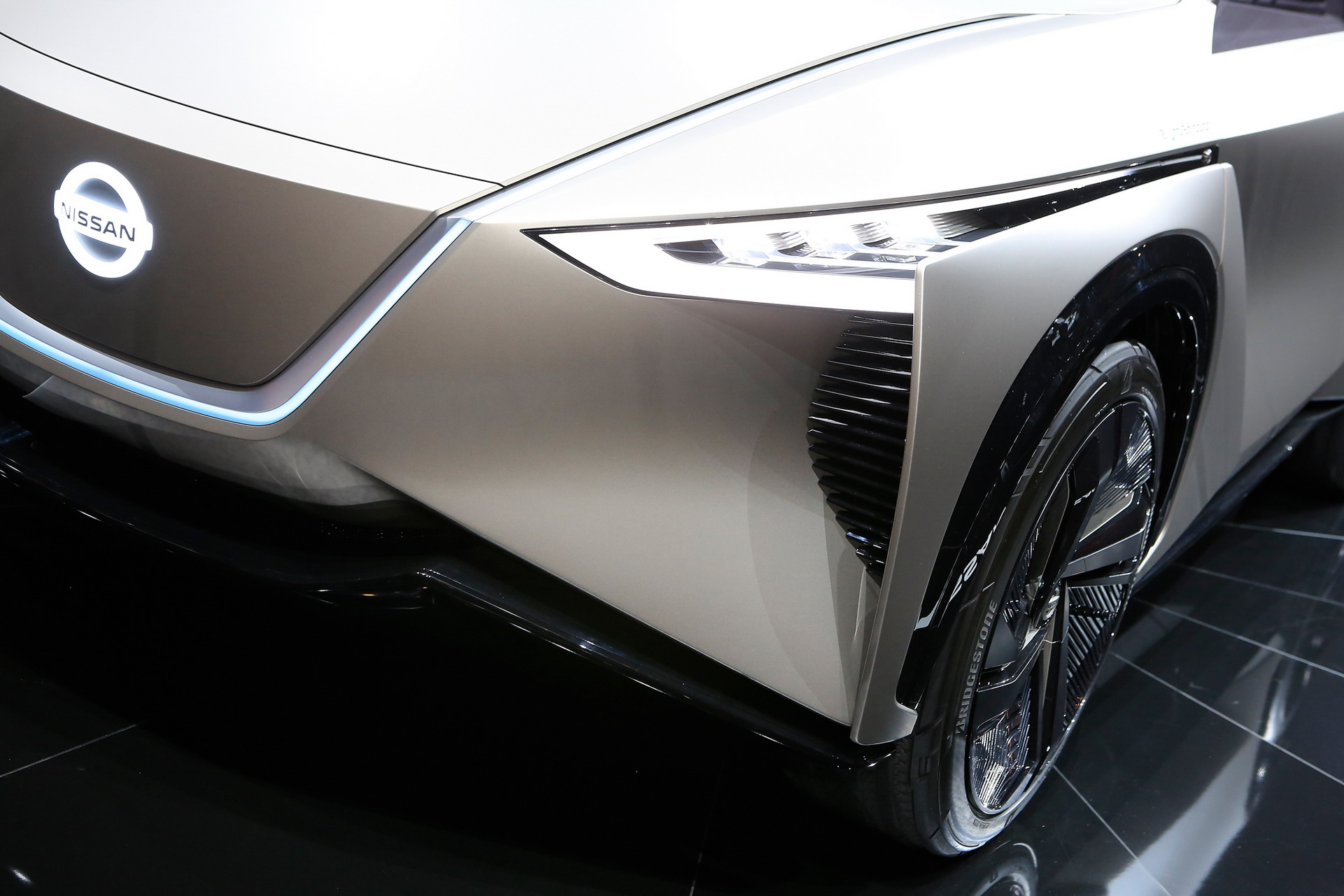 Nissan-IMX-Kuro-183 Nissan Debuts Spiffy IMx KURO Concept In Geneva