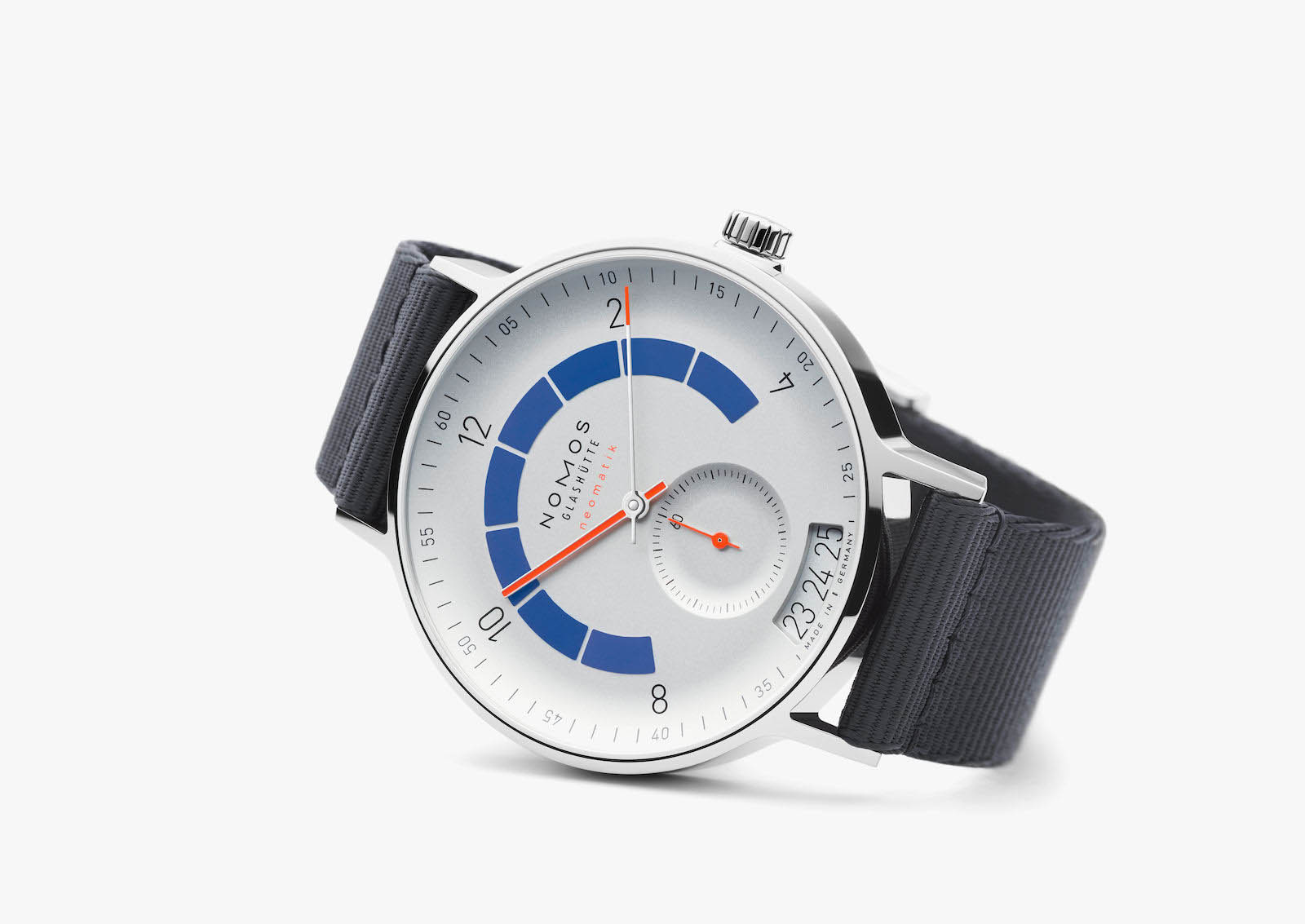 Nomos-1303-autobahn-neomatik-41-datum-sportgrau-3d-front Nomos Autobahn Is A More Understated Take On The Driver’s Watch