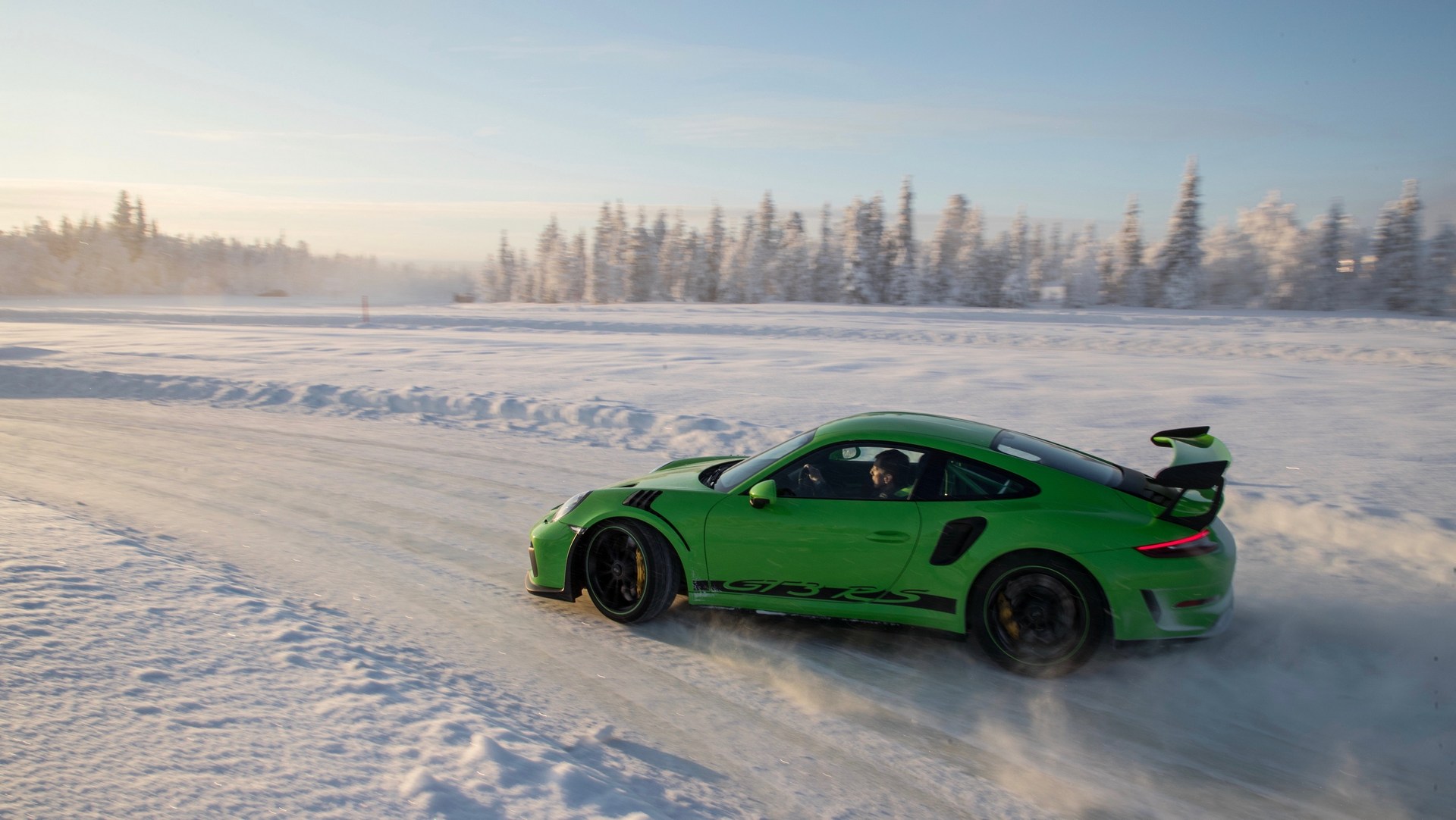 Porsche-911-GT3-RS-14 New Porsche 911 GT3 RS Proves Less Is More (Money)