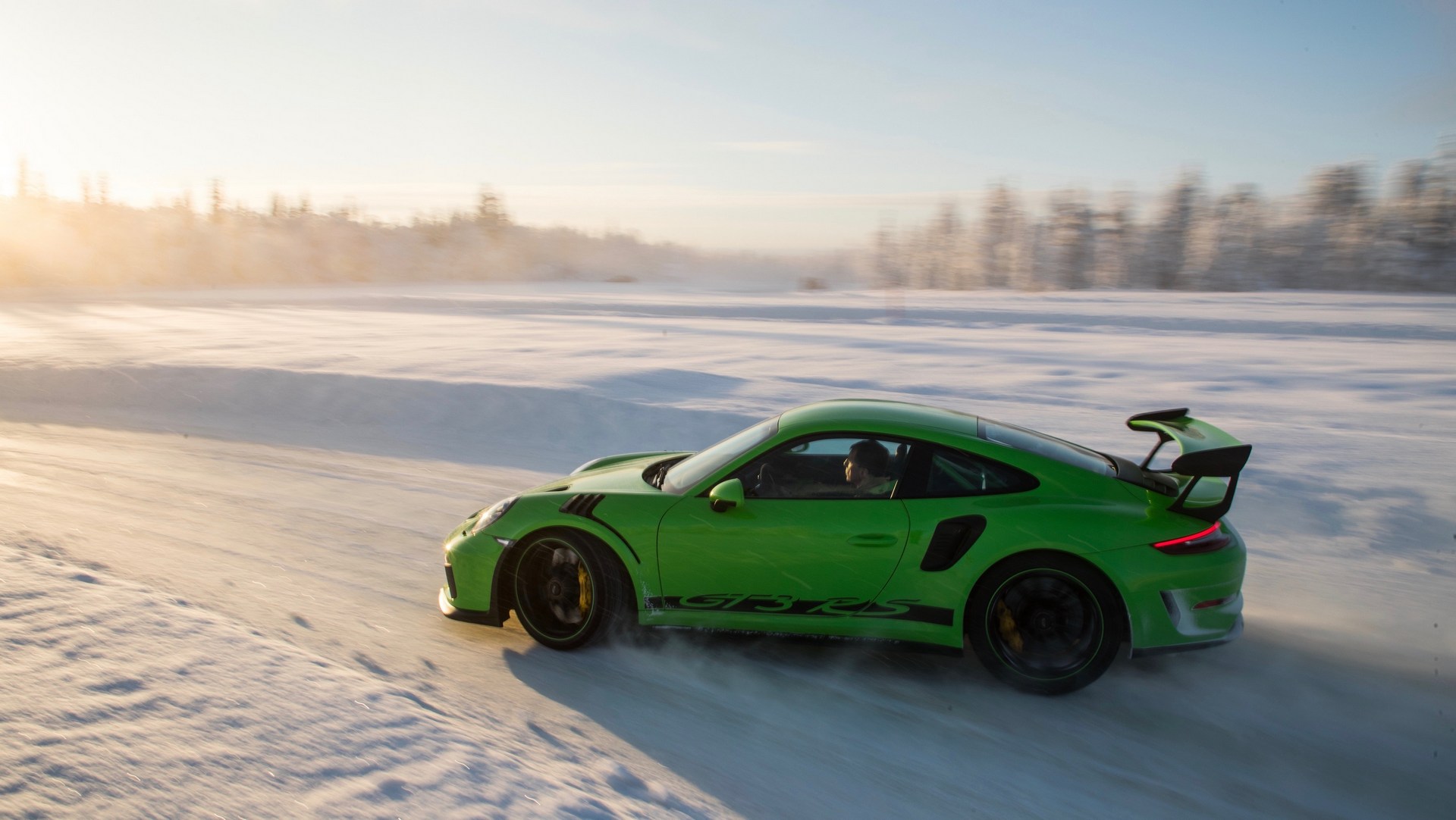 Porsche-911-GT3-RS-15 New Porsche 911 GT3 RS Proves Less Is More (Money)
