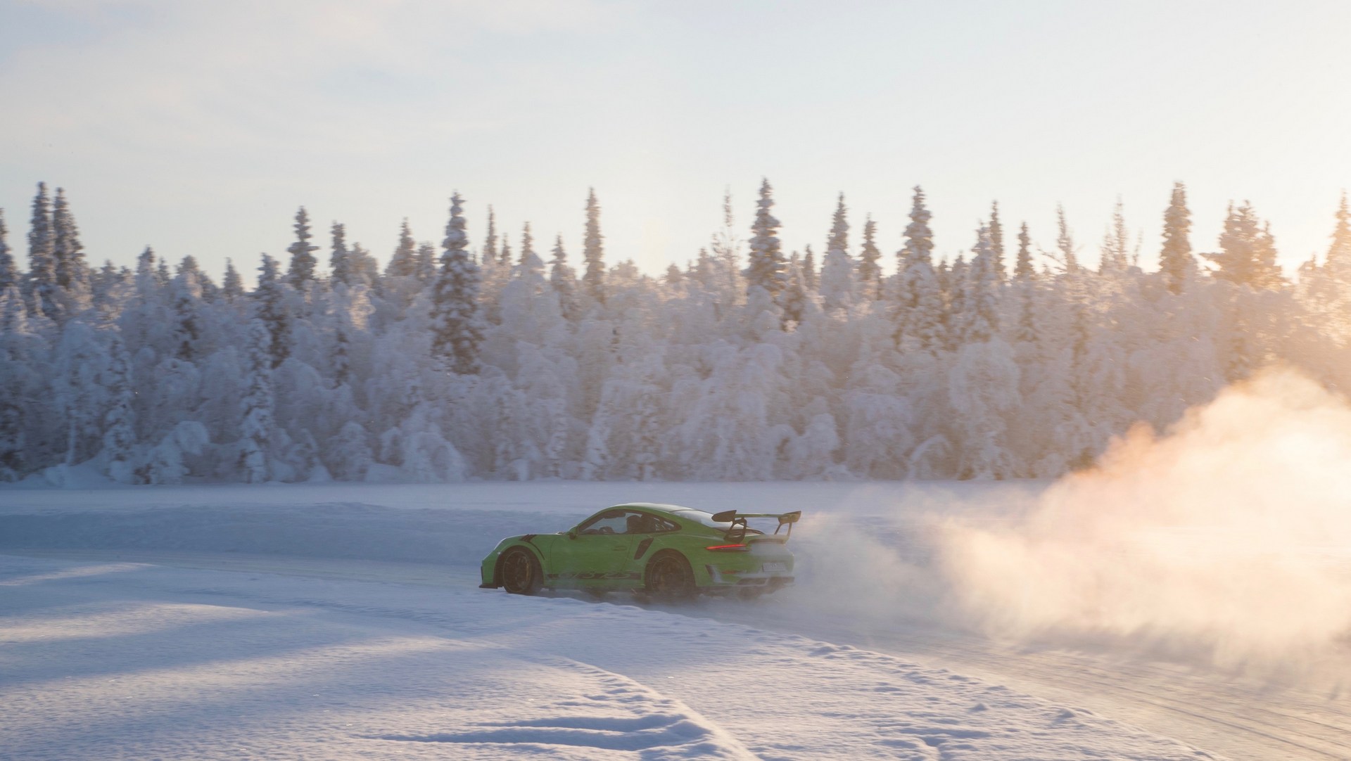 Porsche-911-GT3-RS-16 New Porsche 911 GT3 RS Proves Less Is More (Money)