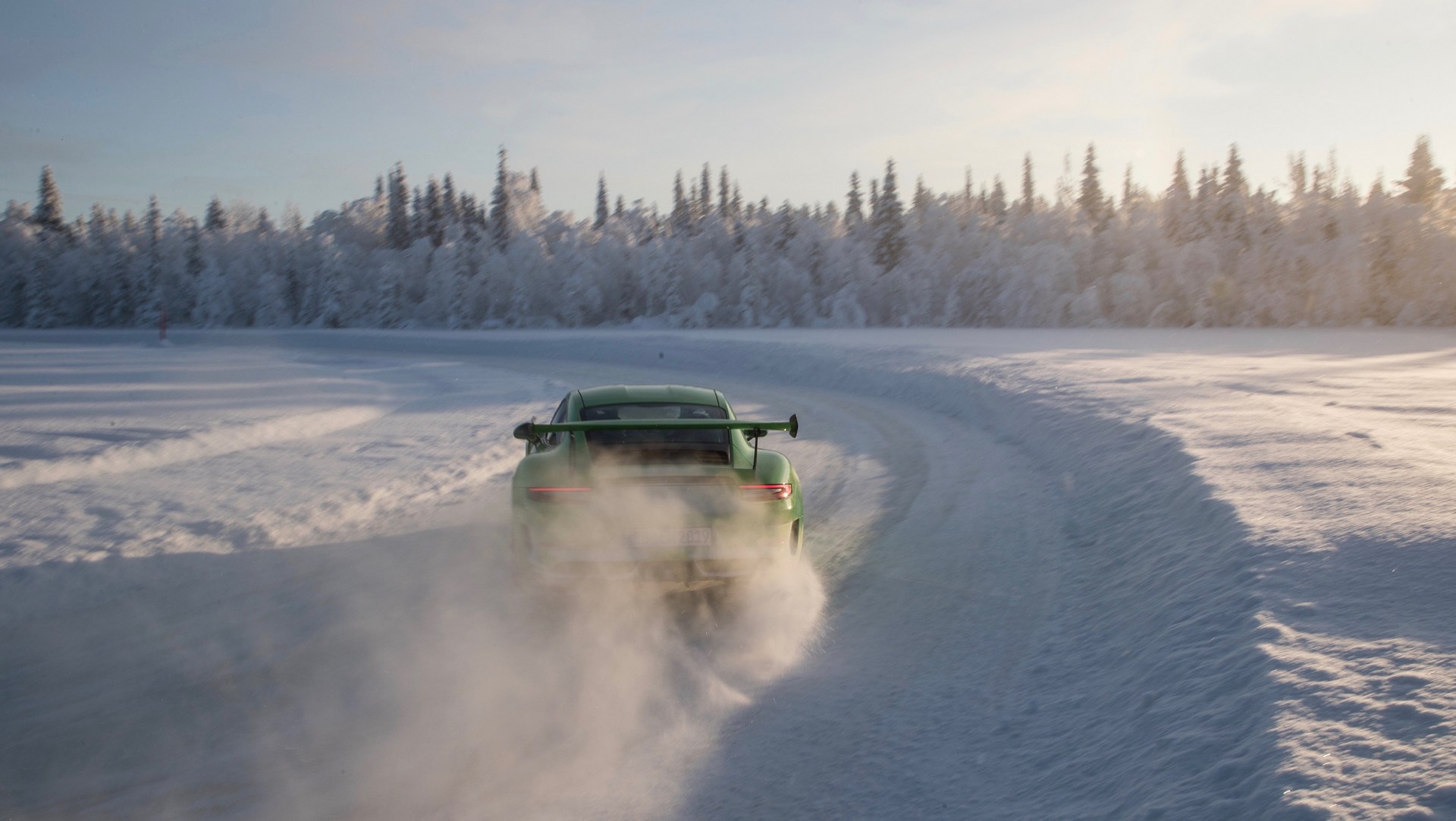 Porsche-911-GT3-RS-18 New Porsche 911 GT3 RS Proves Less Is More (Money)