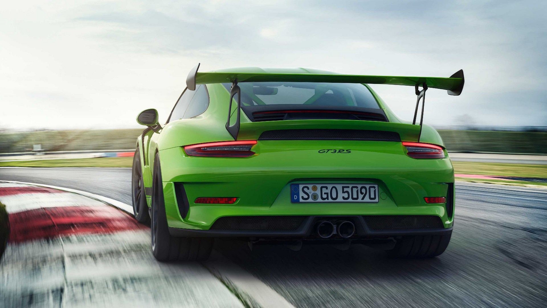 Porsche-911-GT3-RS-2 New Porsche 911 GT3 RS Proves Less Is More (Money)