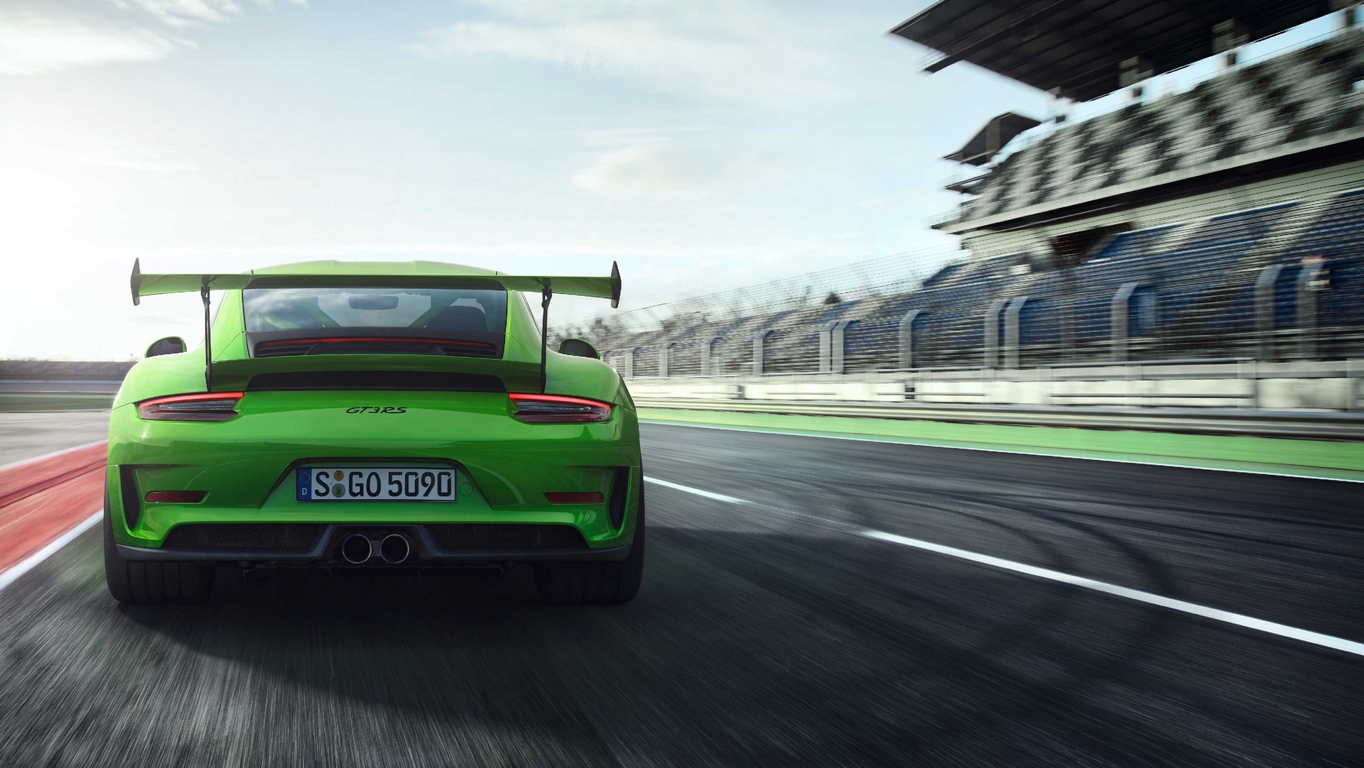 Porsche-911-GT3-RS-4 New Porsche 911 GT3 RS Proves Less Is More (Money)