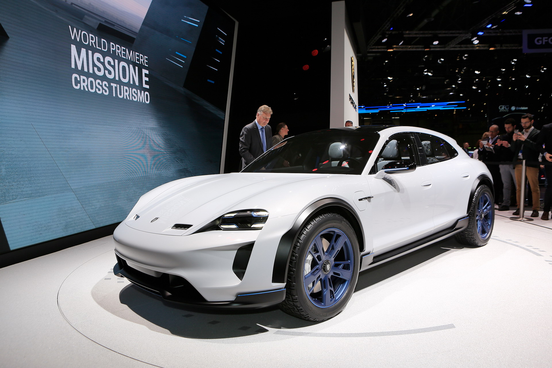 Porsche Mission E Cross Turismo Concept -14 Porsche Mission E Cross Turismo Is Stuttgart’s Electric Allroad