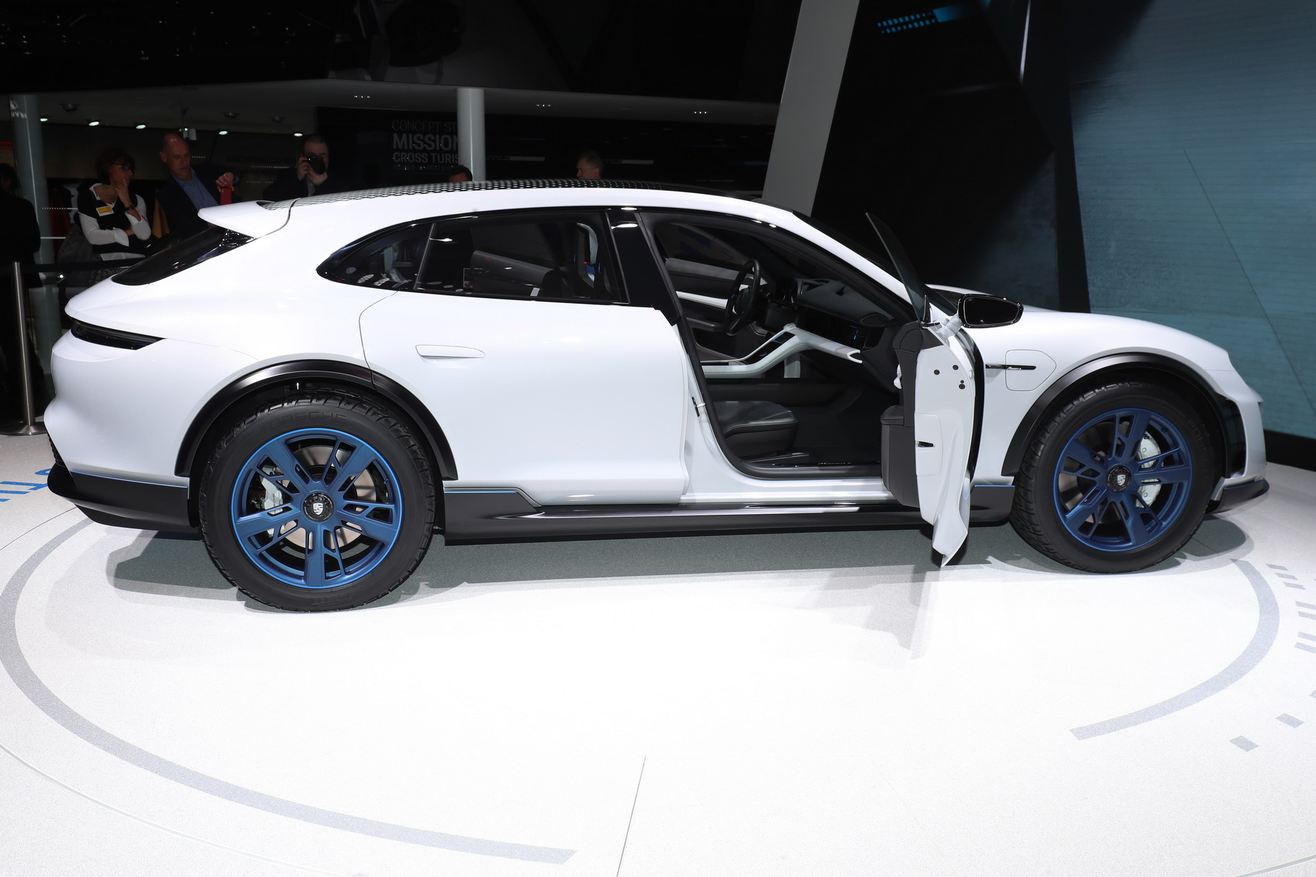 Porsche Mission E Cross Turismo Concept -23 Porsche Mission E Cross Turismo Is Stuttgart’s Electric Allroad
