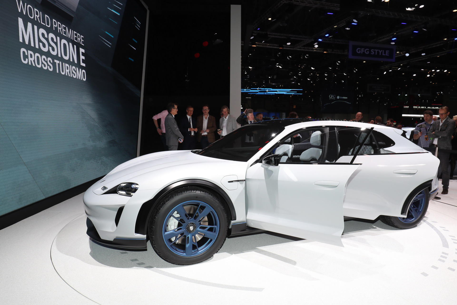 Porsche Mission E Cross Turismo Concept -29 Porsche Mission E Cross Turismo Is Stuttgart’s Electric Allroad