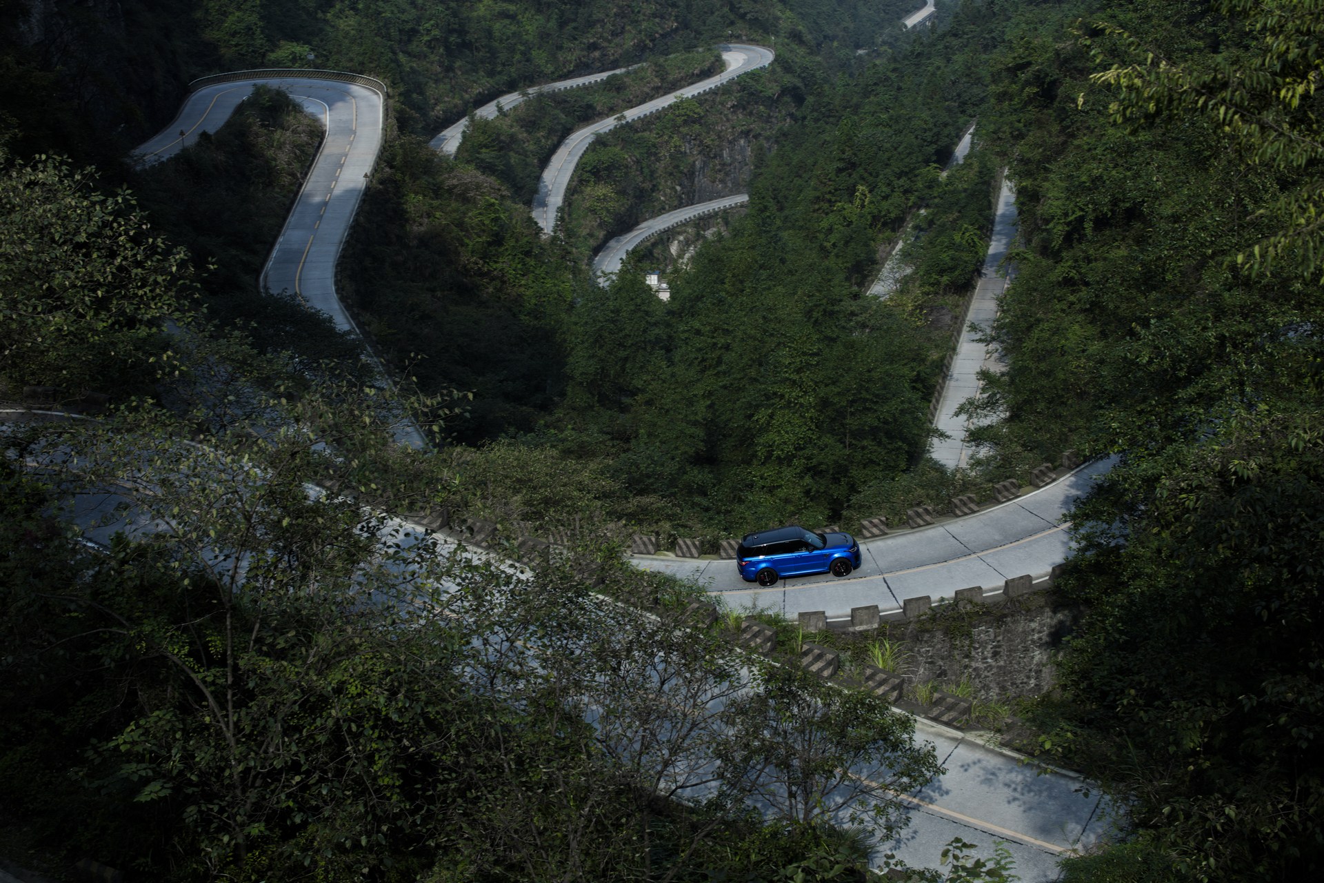 Range-Rover-Sport-SVR-10 Range Rover Sport SVR Sets A New Record On The Tianmen Road