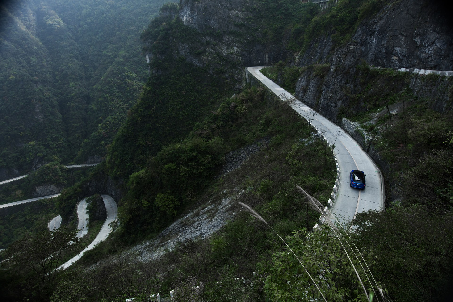 Range-Rover-Sport-SVR-12 Range Rover Sport SVR Sets A New Record On The Tianmen Road