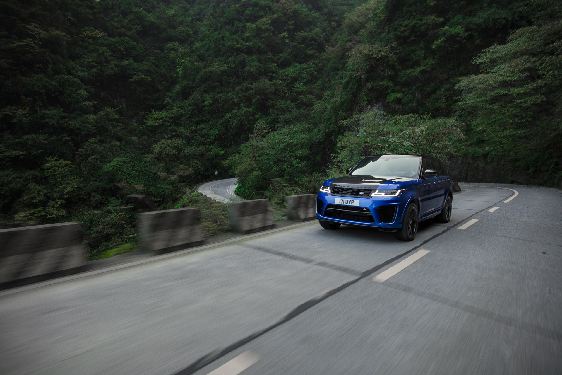 Range-Rover-Sport-SVR-15 Range Rover Sport SVR Sets A New Record On The Tianmen Road