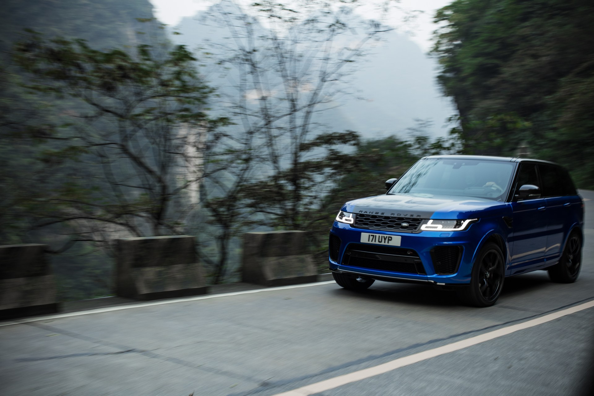 Range-Rover-Sport-SVR-16 Range Rover Sport SVR Sets A New Record On The Tianmen Road