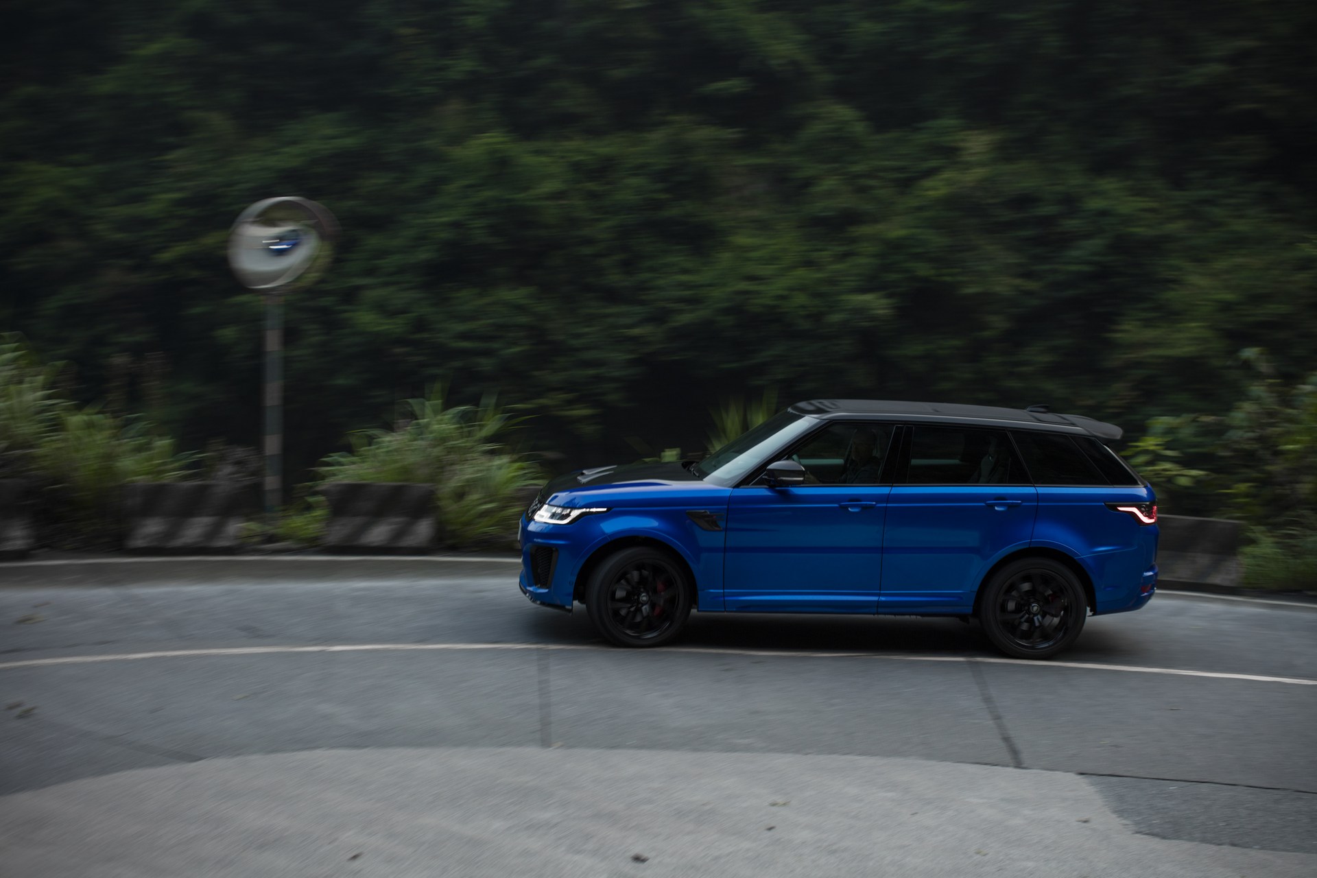 Range-Rover-Sport-SVR-17 Range Rover Sport SVR Sets A New Record On The Tianmen Road