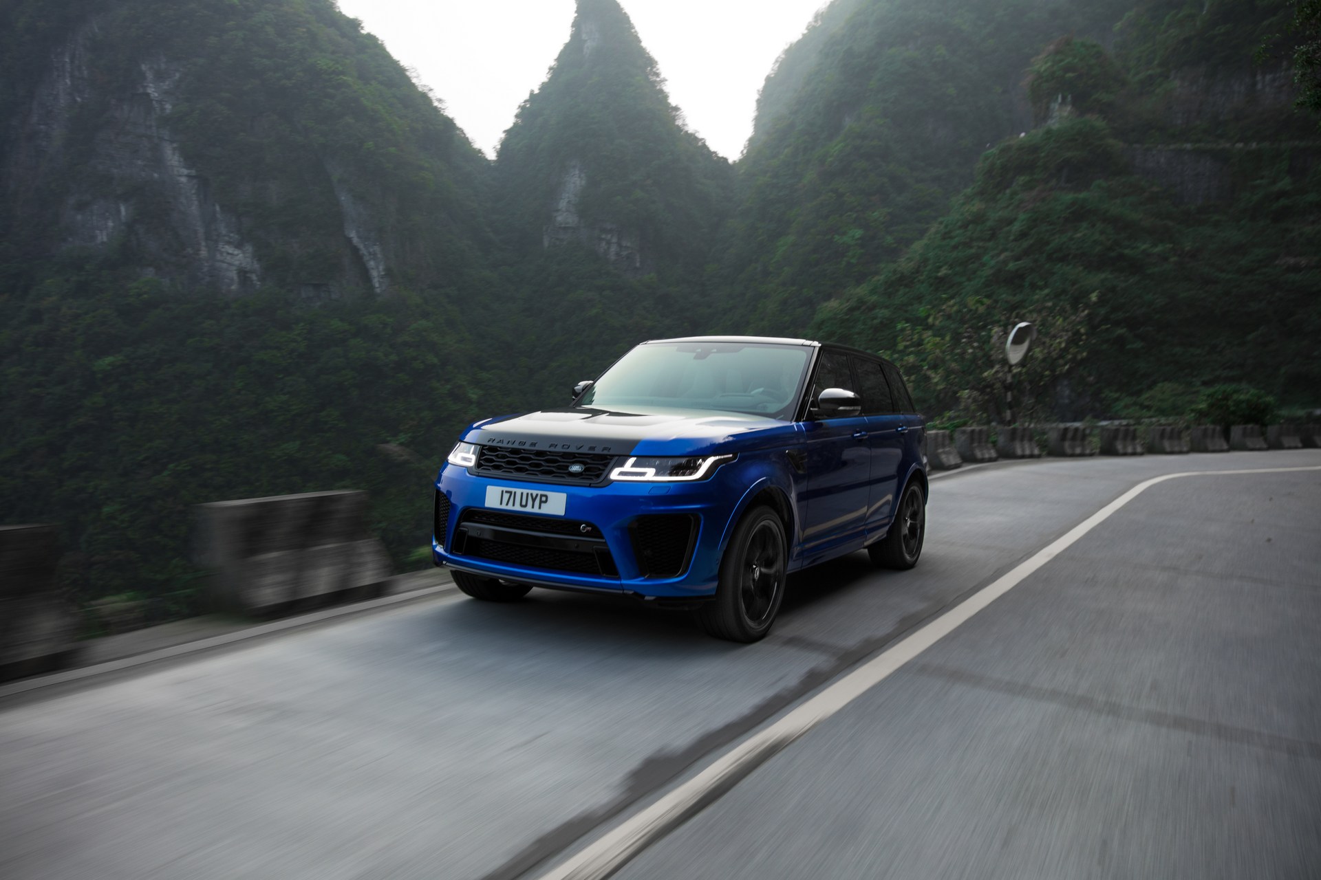 Range-Rover-Sport-SVR-6 Range Rover Sport SVR Sets A New Record On The Tianmen Road