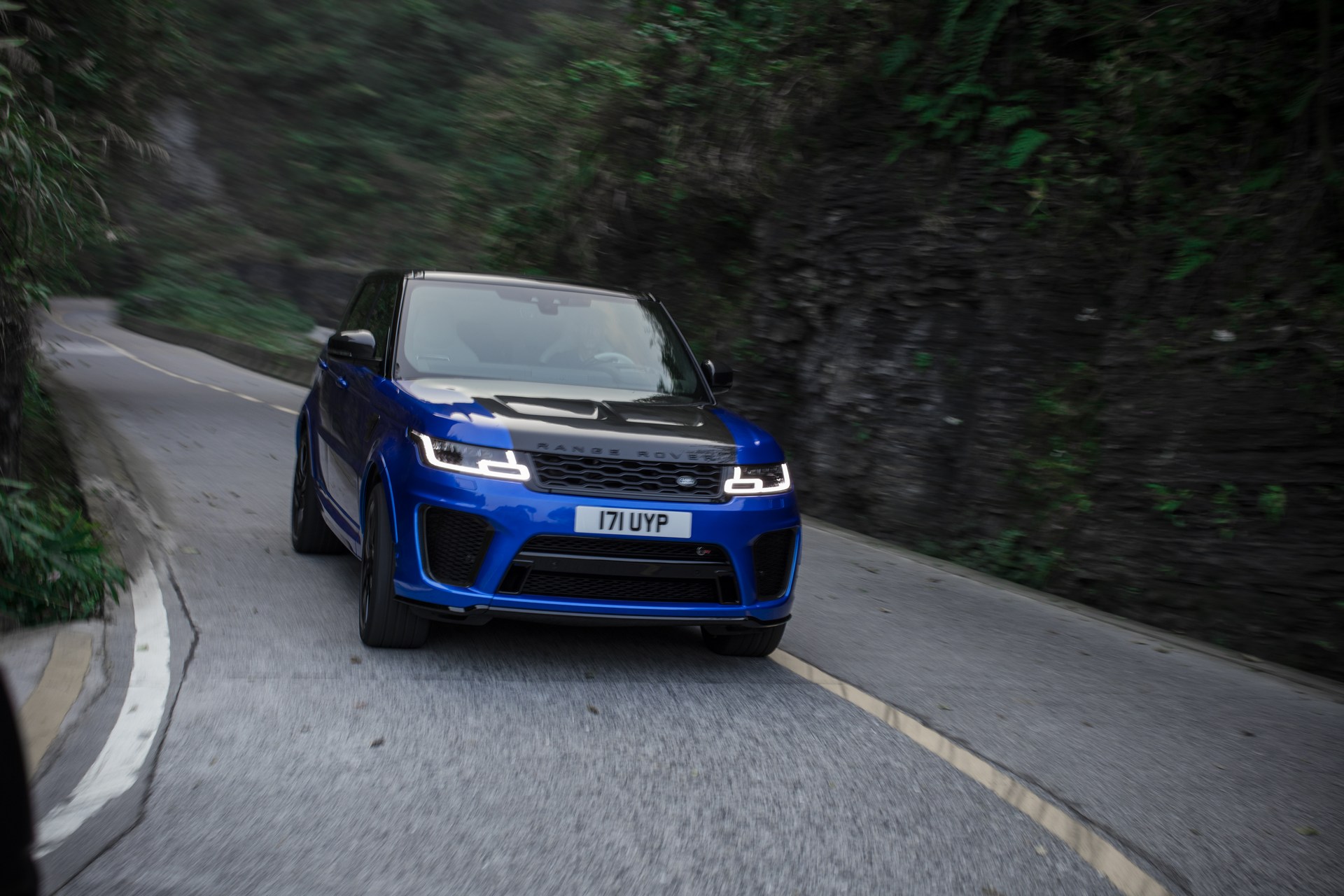 Range-Rover-Sport-SVR-8 Range Rover Sport SVR Sets A New Record On The Tianmen Road