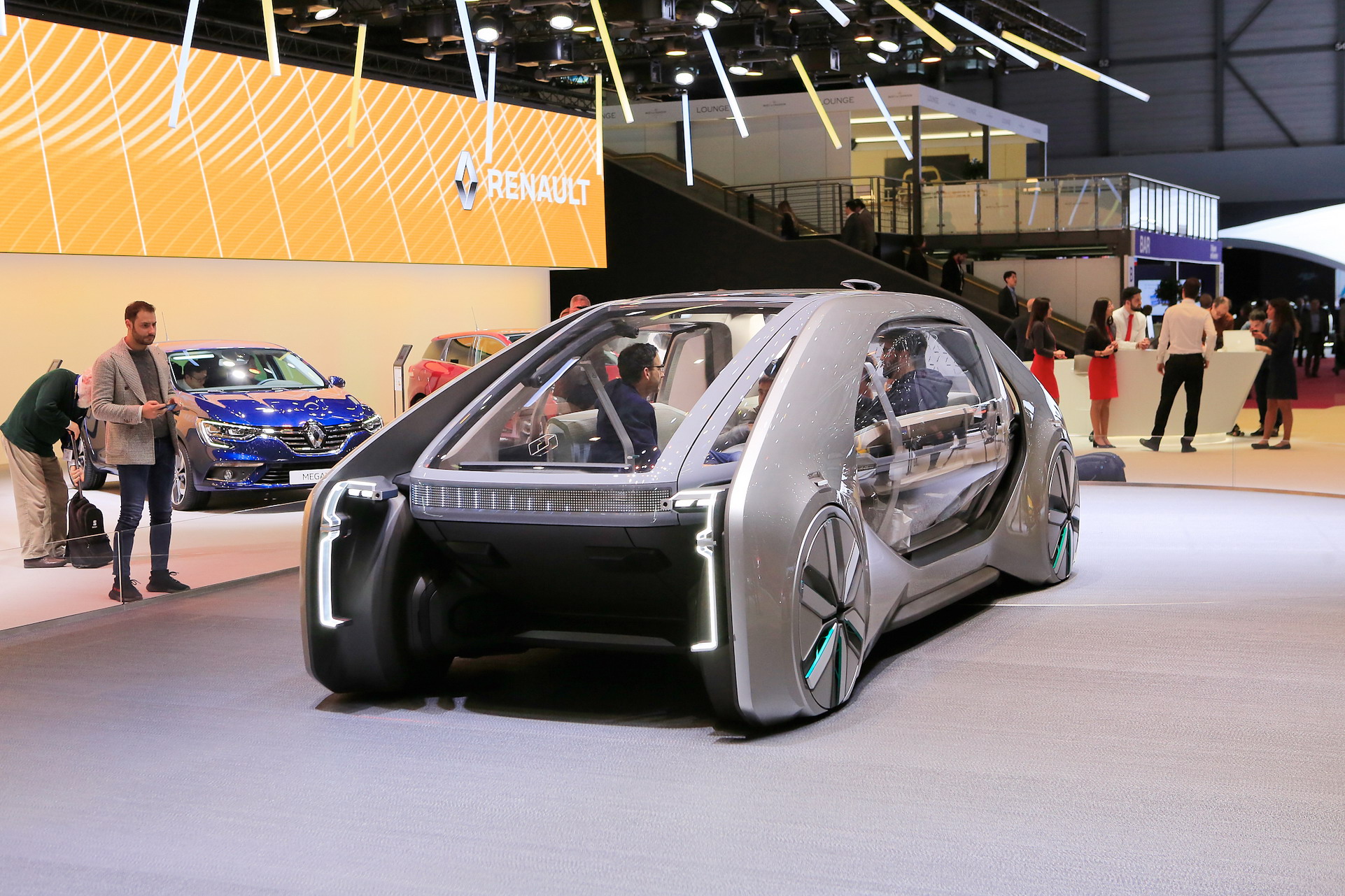 Renault-EZ-Go-6 Renault EZ-GO Concept Wants To Autonomously Shuttle You And Your Friends