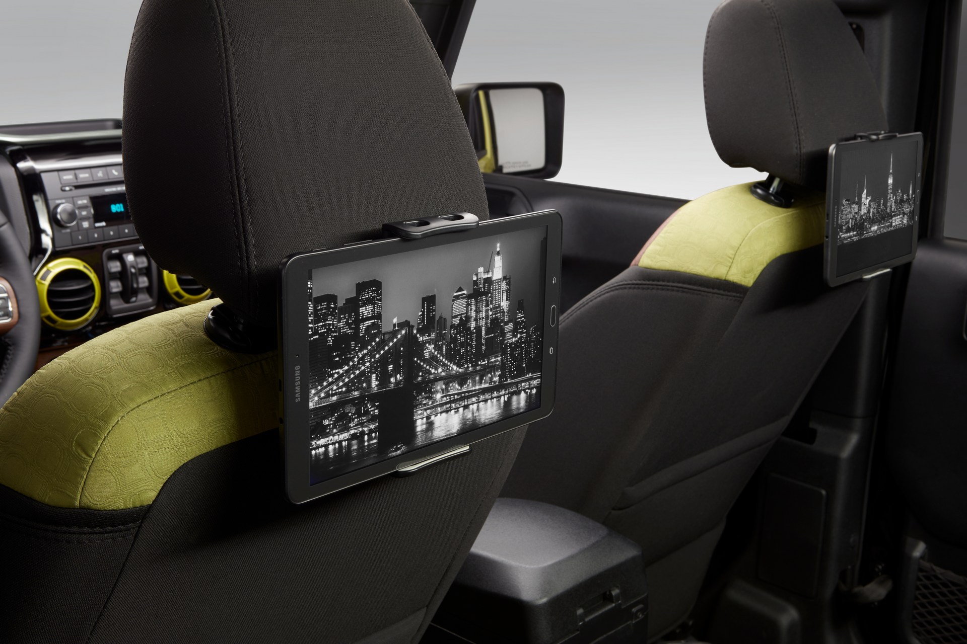 Super-8-RoadM8-concept-5 Super 8’s RoadM8 Concept Is A Hotel Room On Wheels