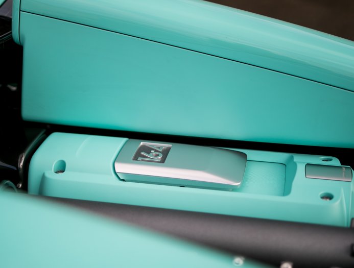 Tiffany-Blue-Bugatti-Veyron-Vitesse-23 Good Luck Sleeping After Seeing This Tiffany Blue Bugatti Veyron Vitesse