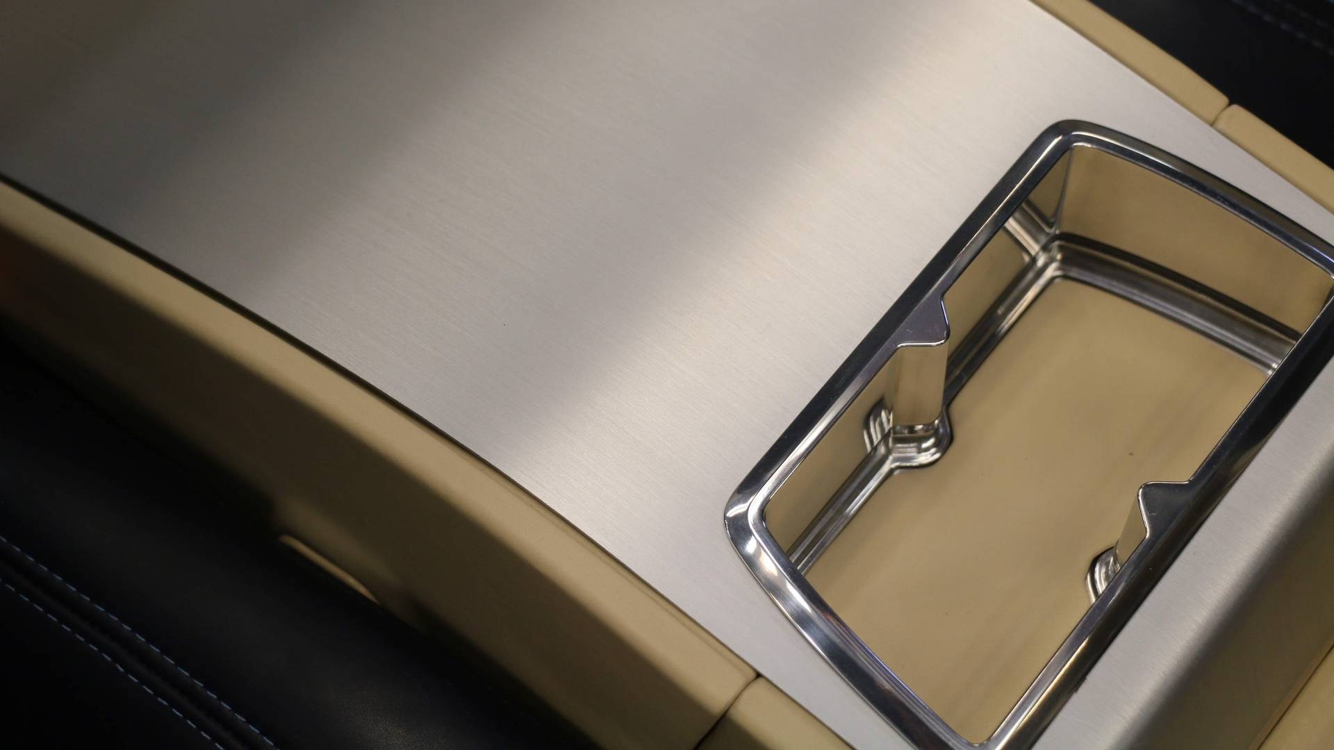 Touring-Superleggera-Sciadipersia-20 Carrozzeria Touring Superleggera Sciadipersia Is A Maserati GranTurismo In A Bespoke Suit