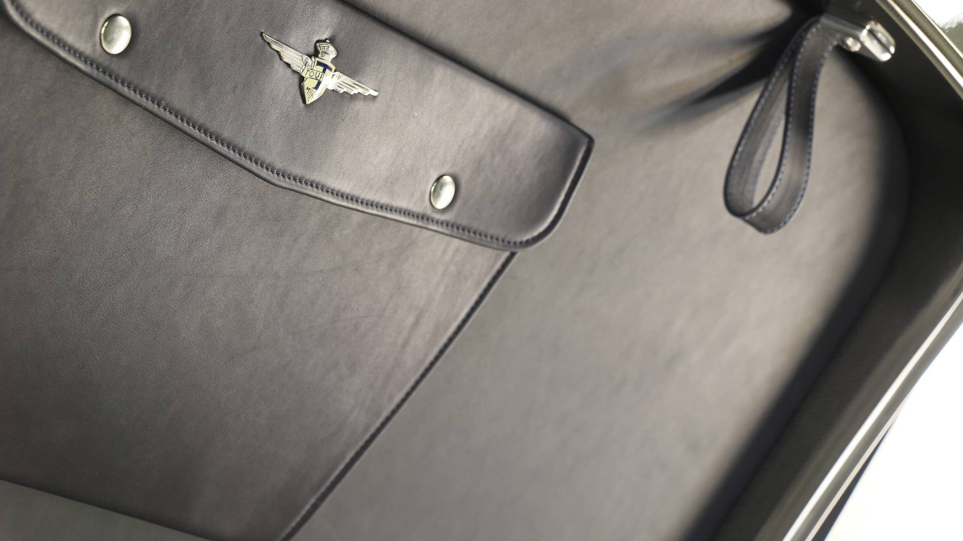 Touring-Superleggera-Sciadipersia-23 Carrozzeria Touring Superleggera Sciadipersia Is A Maserati GranTurismo In A Bespoke Suit